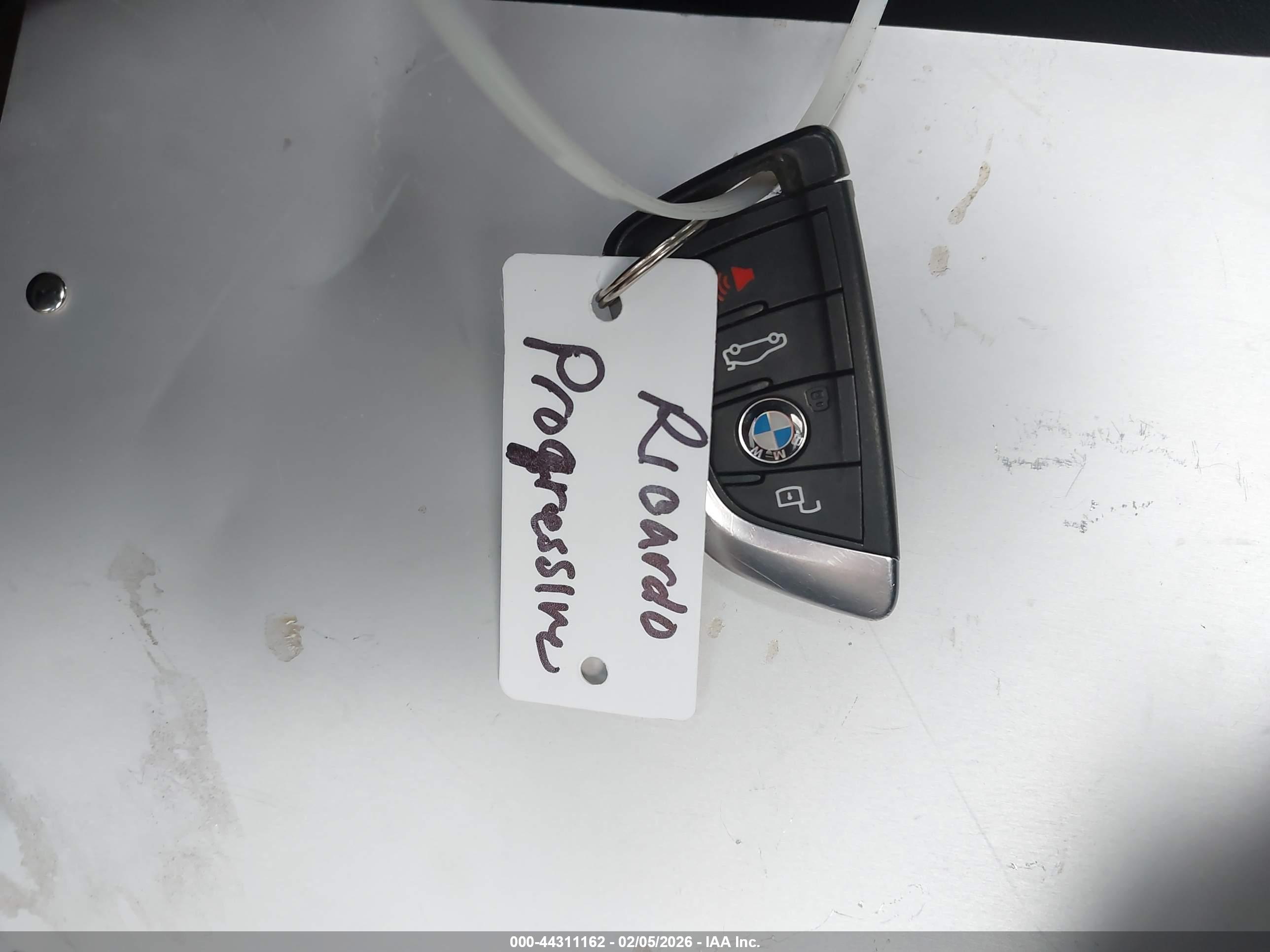 BMW 3 image 11
