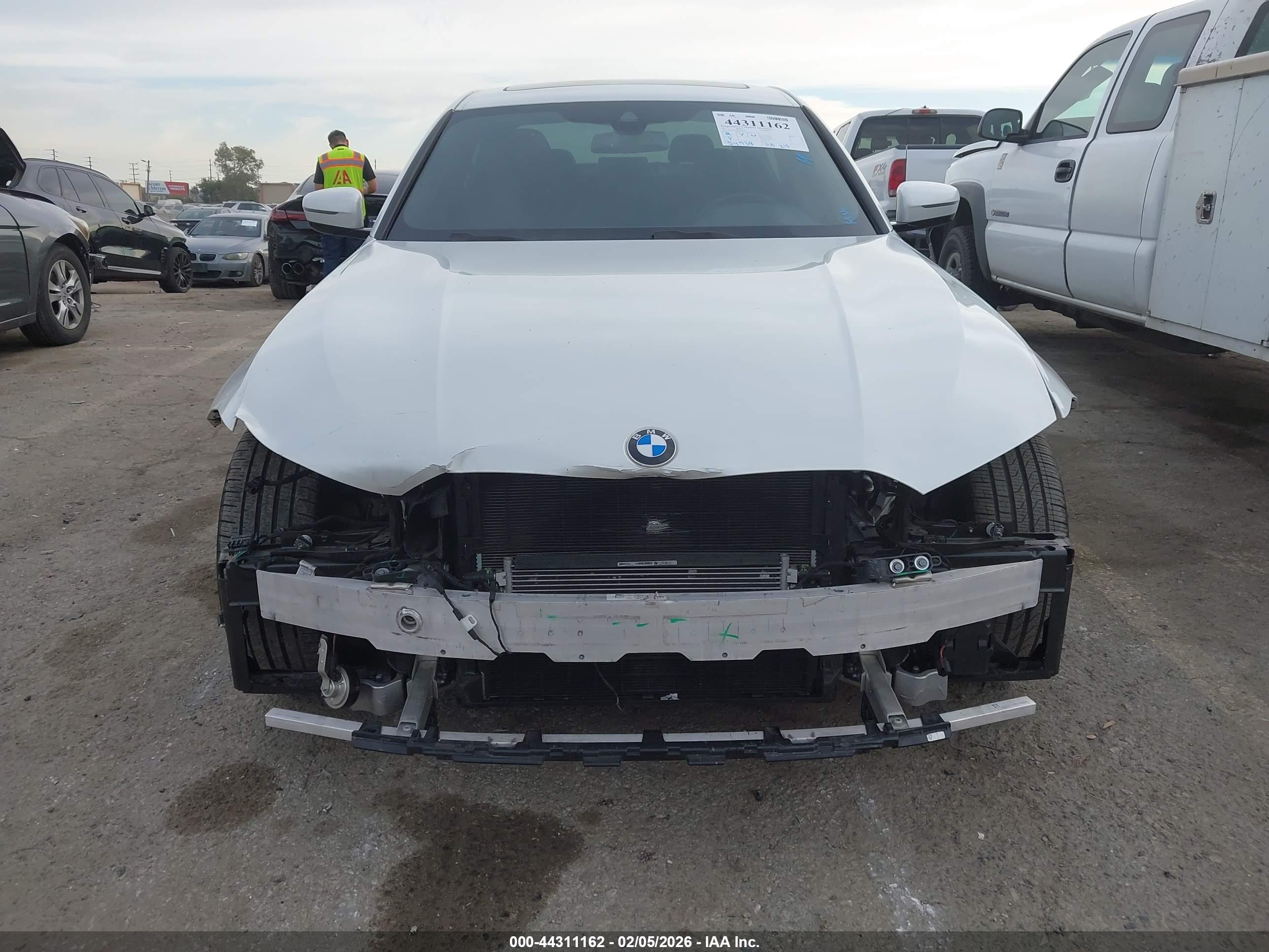 BMW 3 image 6