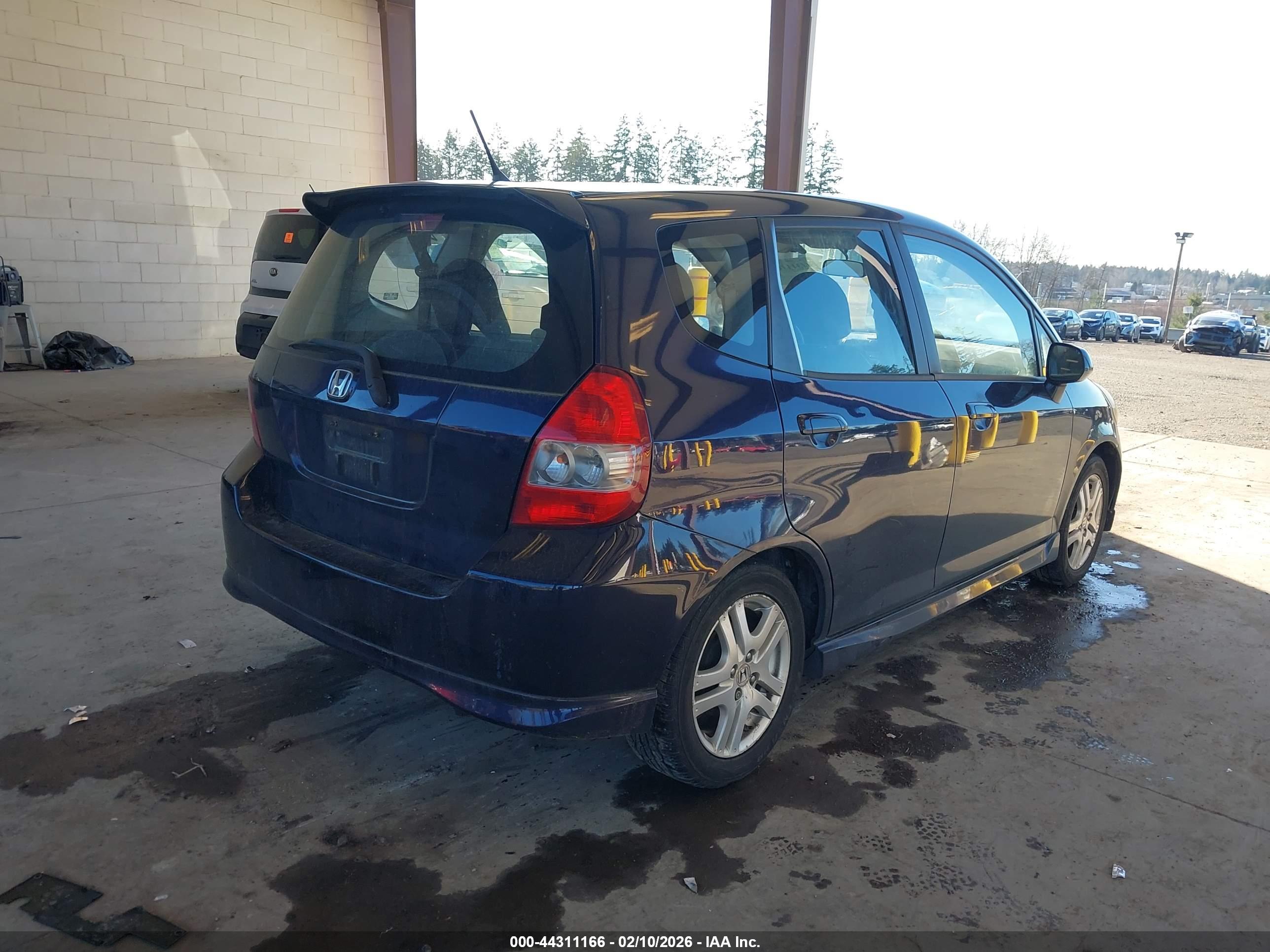 HONDA FIT image 4
