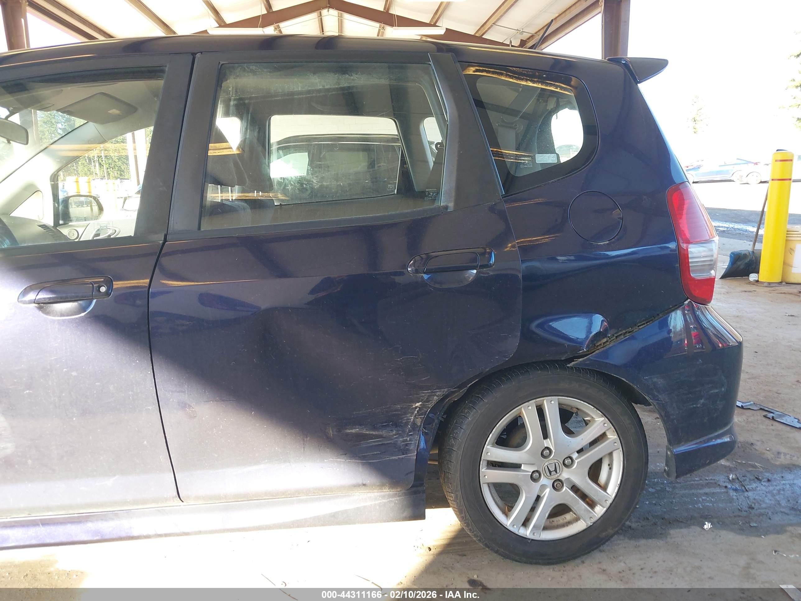 HONDA FIT image 6