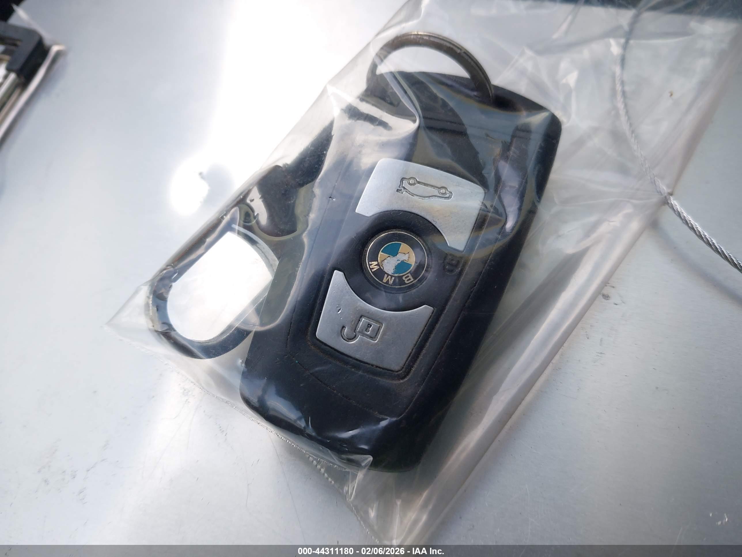 BMW 328I image 11