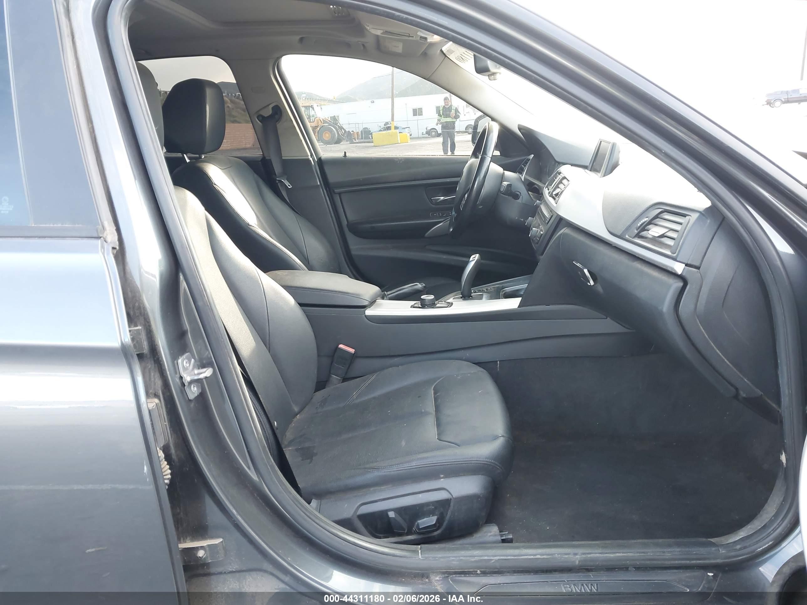 BMW 328I image 5