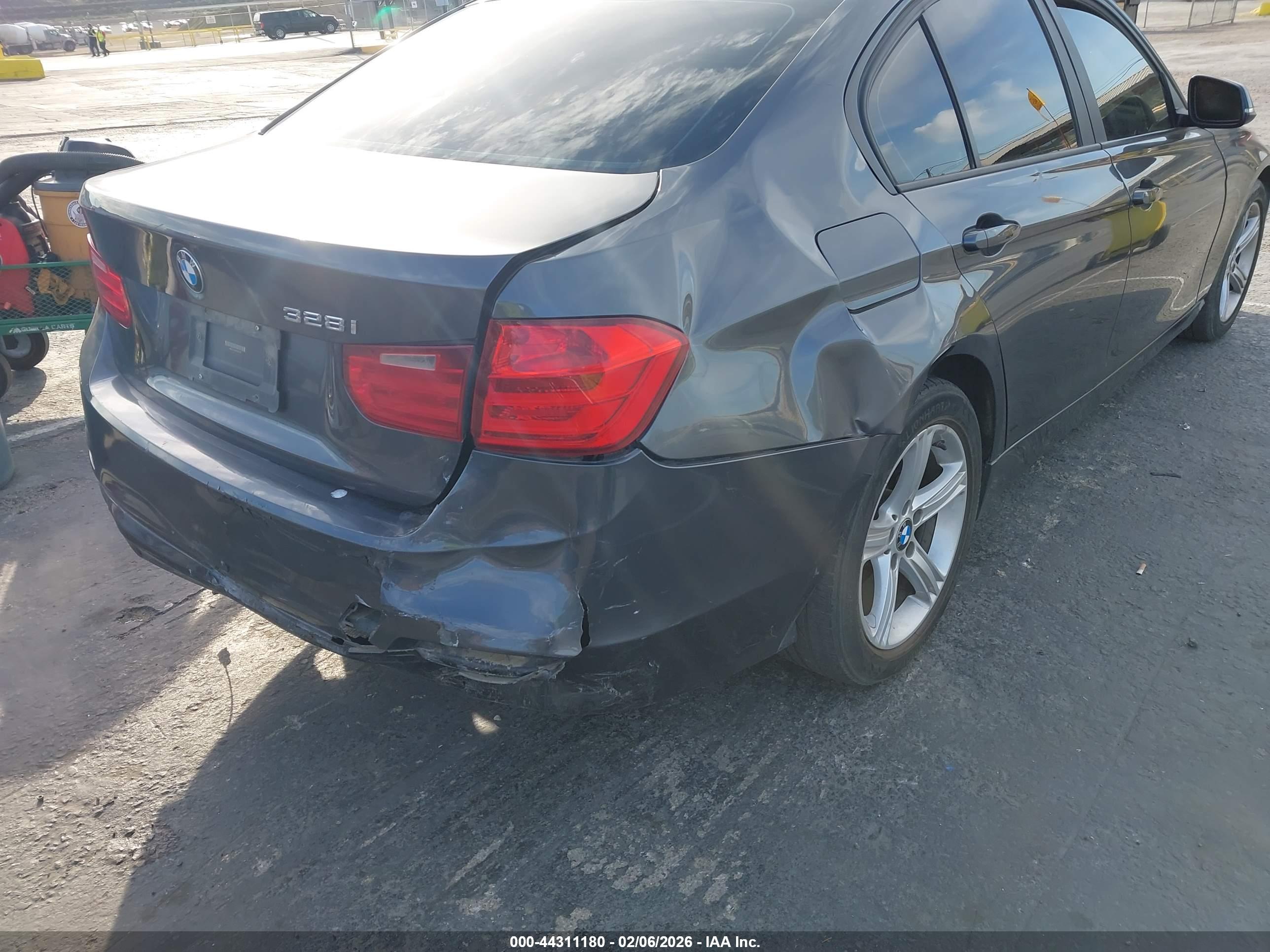 BMW 328I image 6