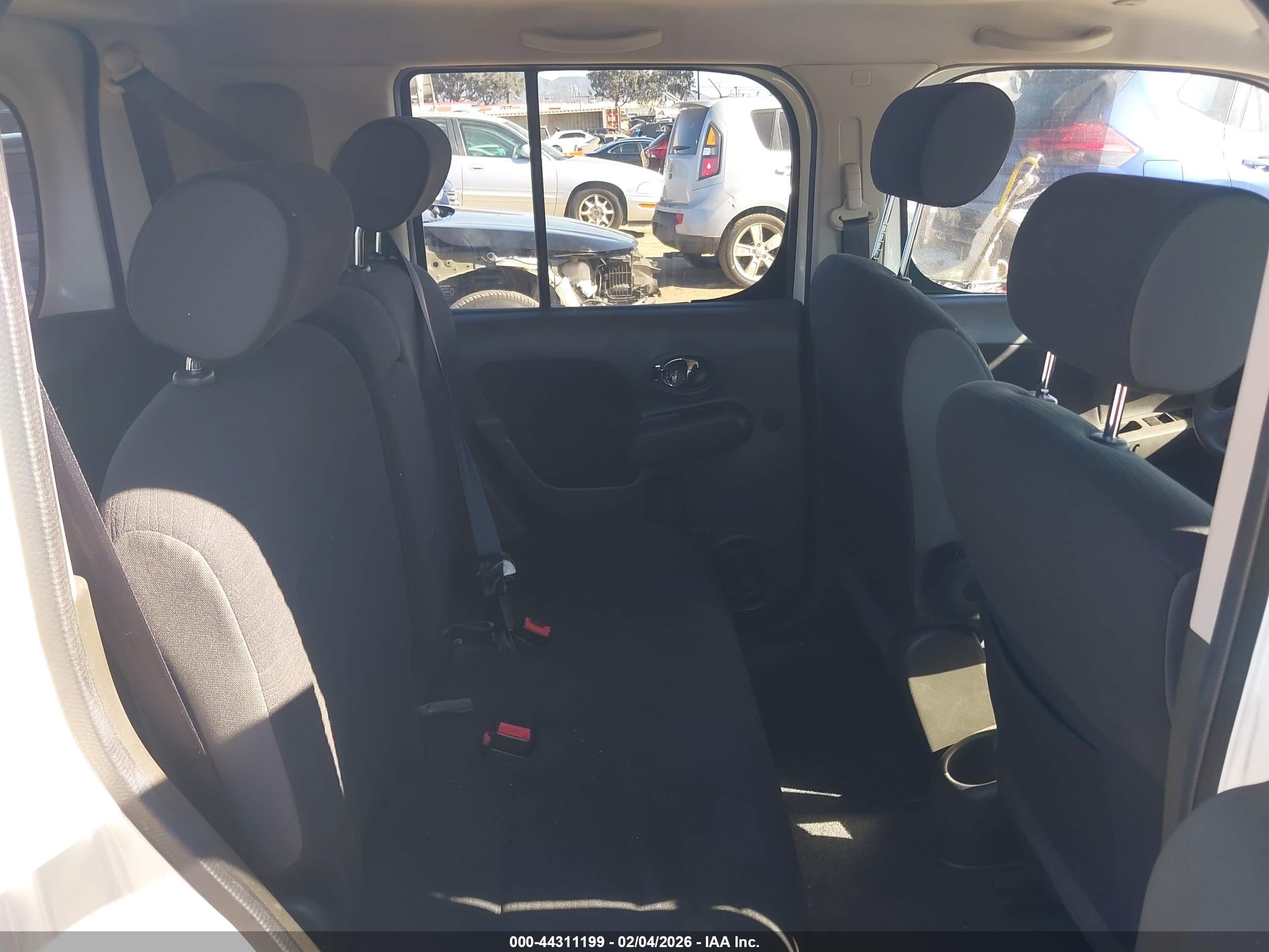 NISSAN CUBE image 8