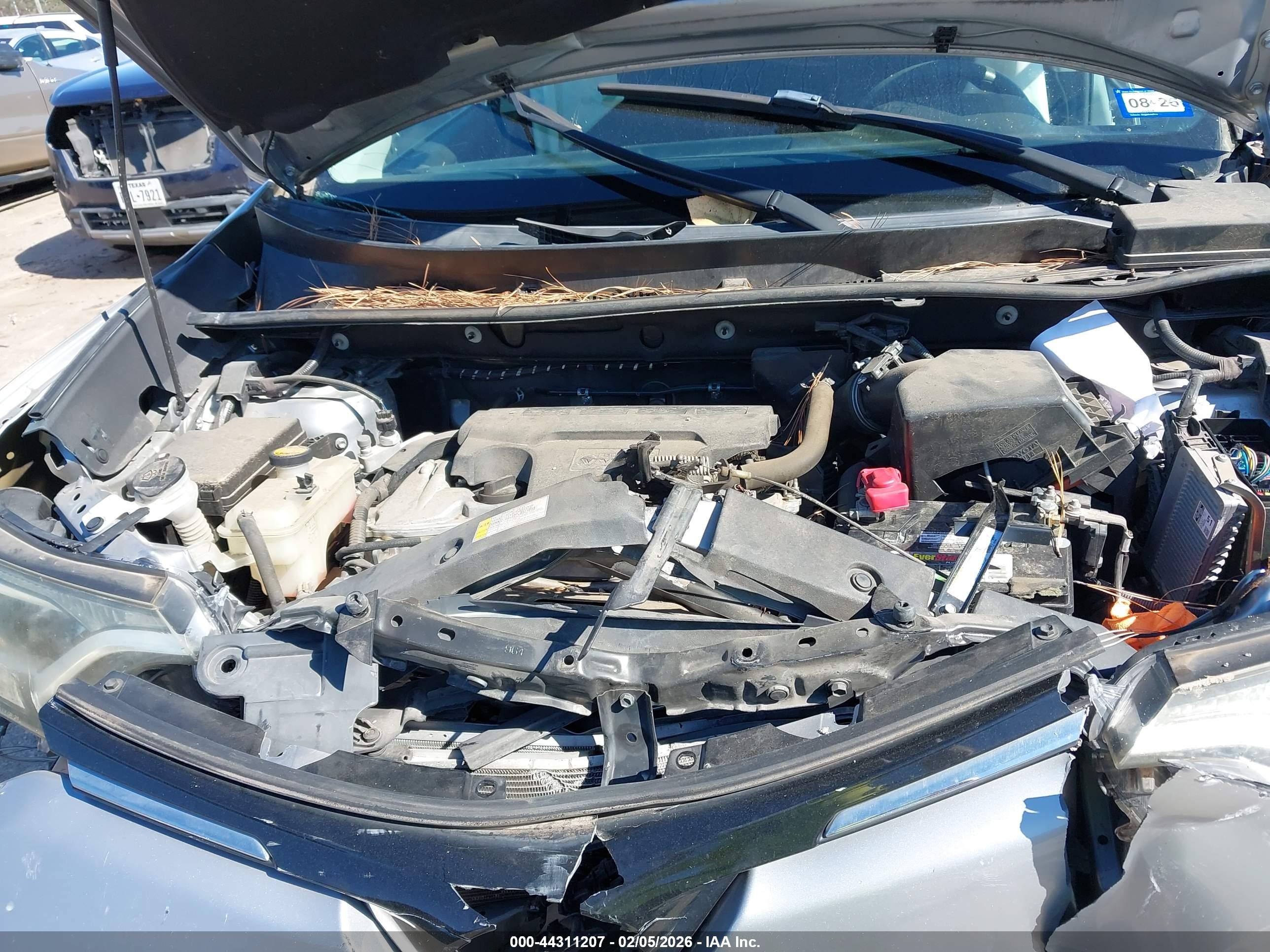 TOYOTA RAV4 image 10