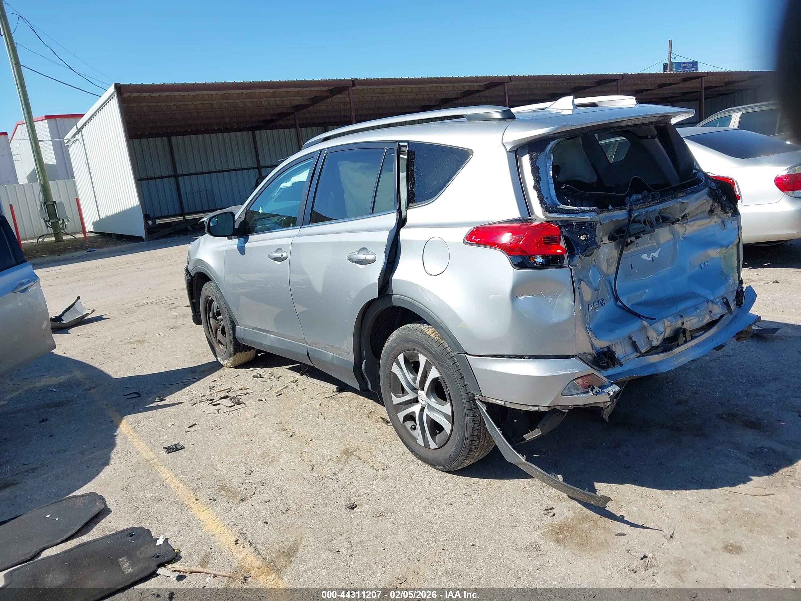 TOYOTA RAV4 image 3