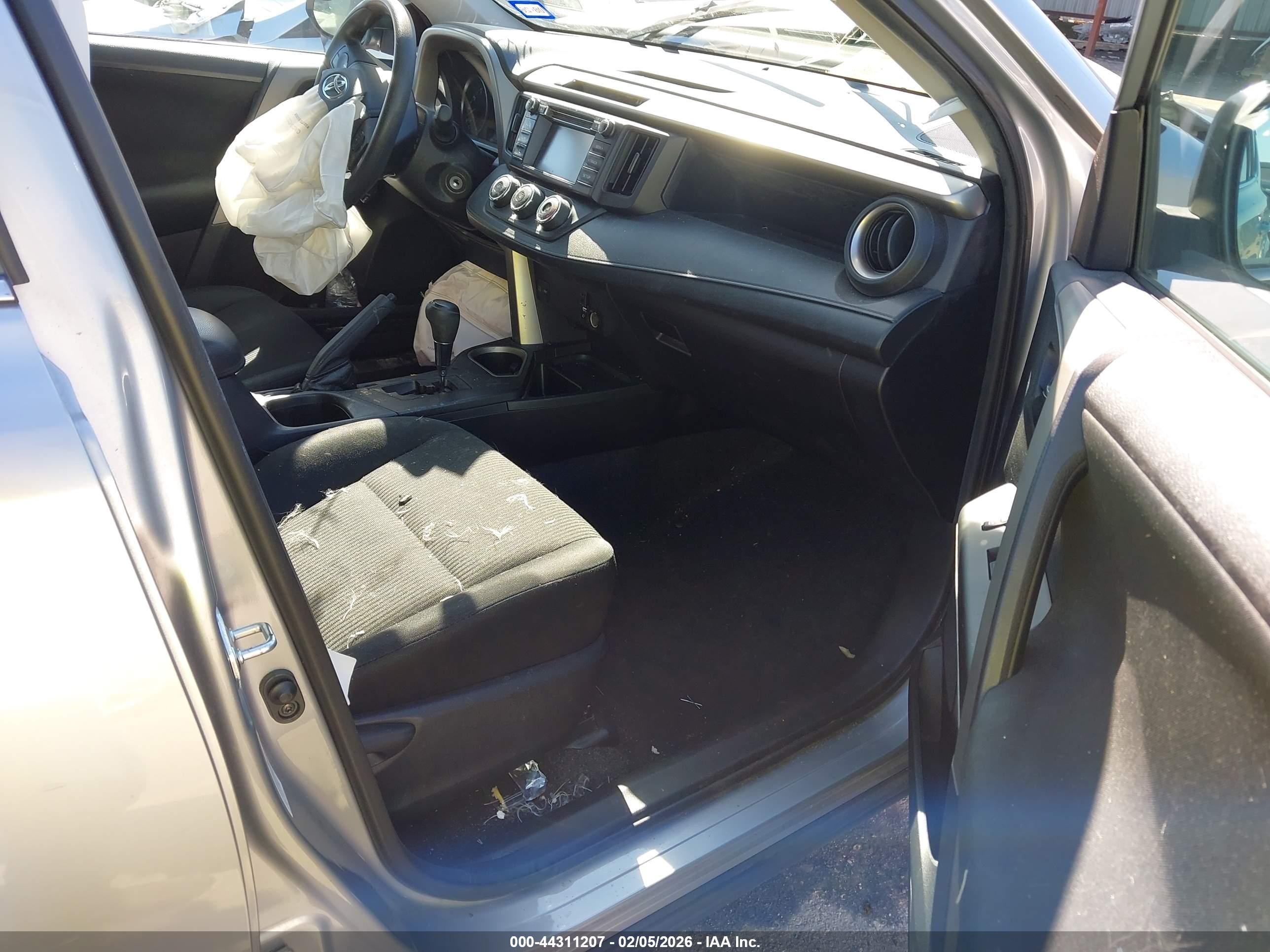 TOYOTA RAV4 image 5
