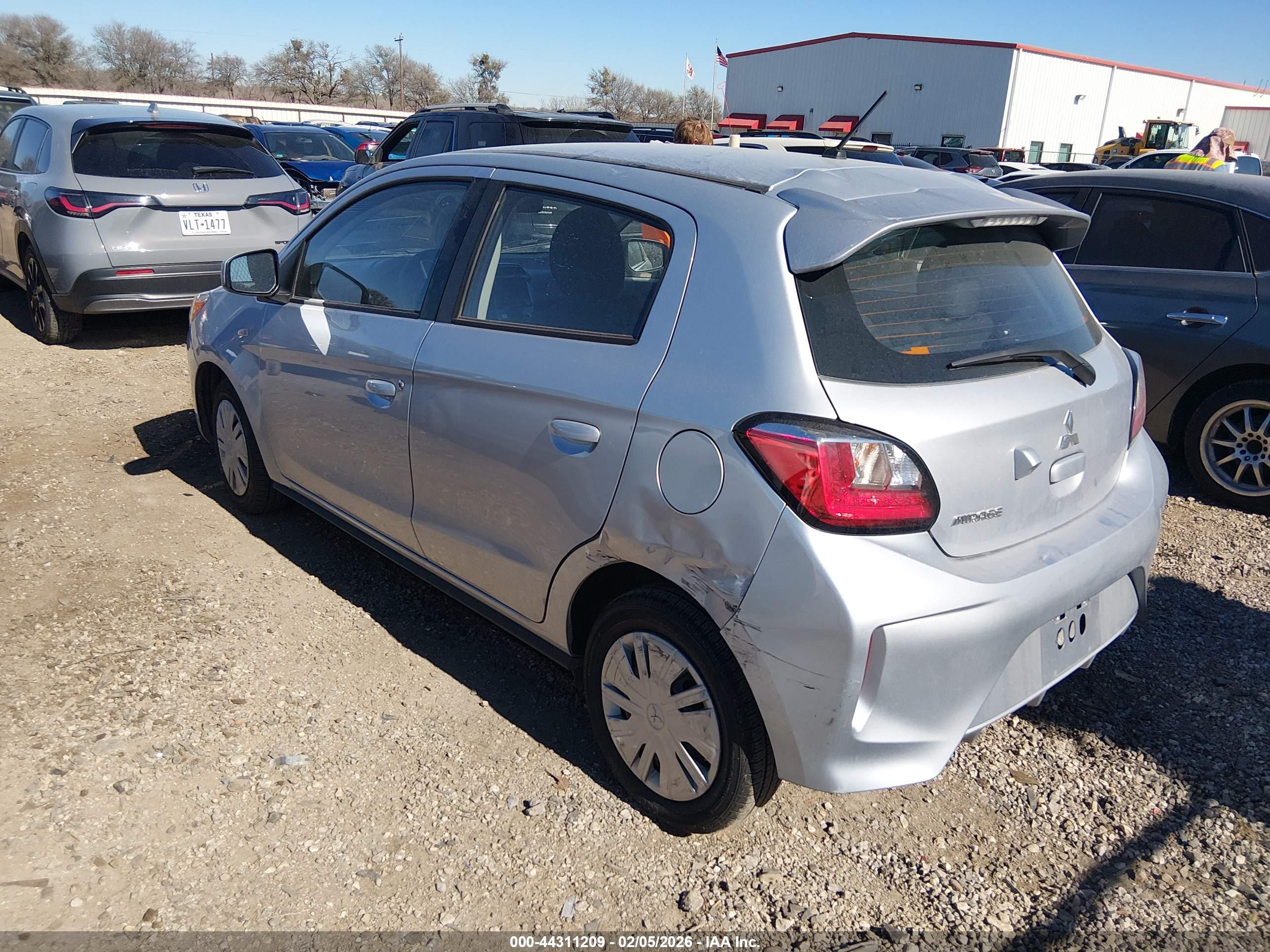 MITSUBISHI MIRAGE image 3