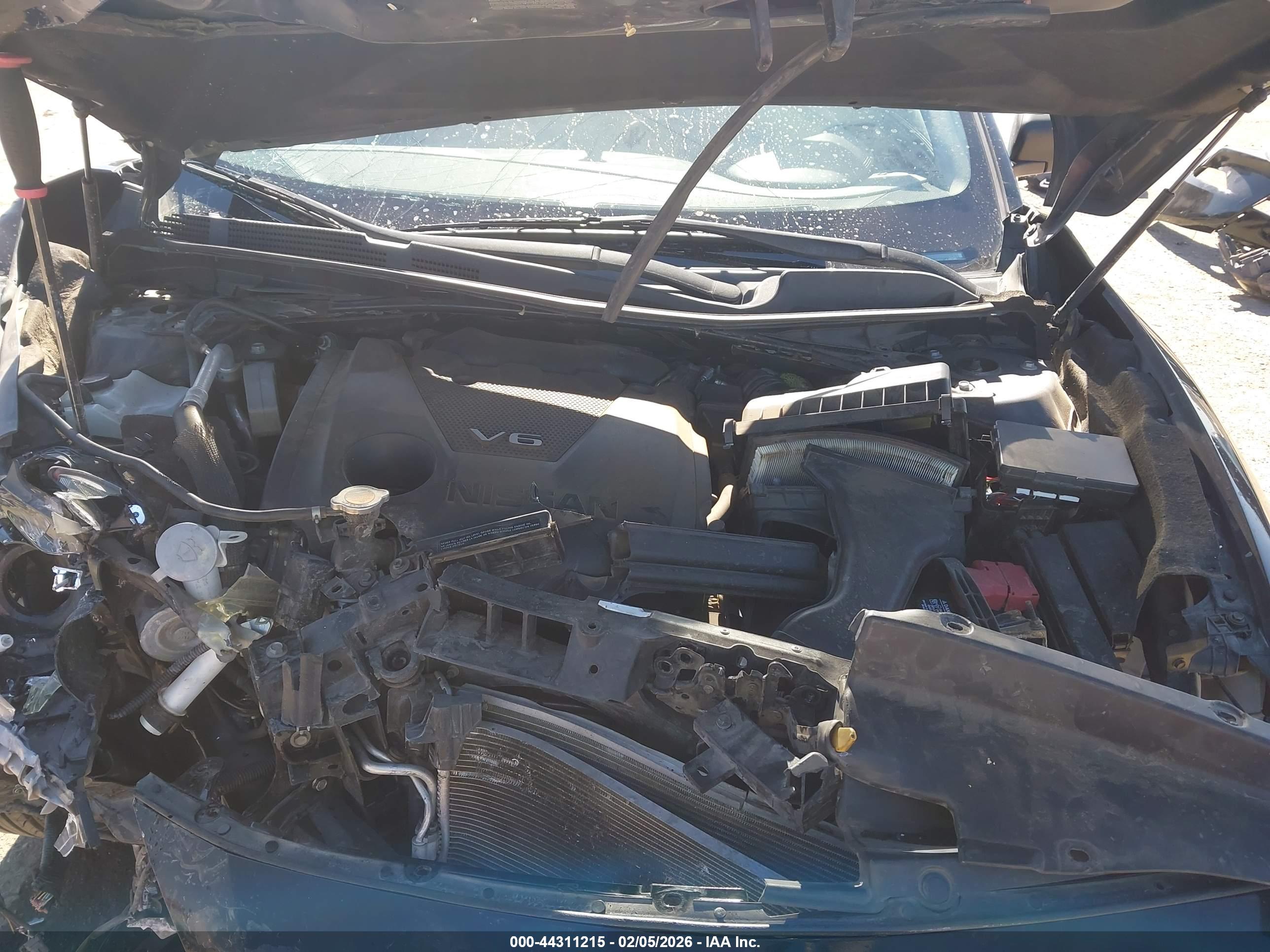 NISSAN MAXIMA image 10