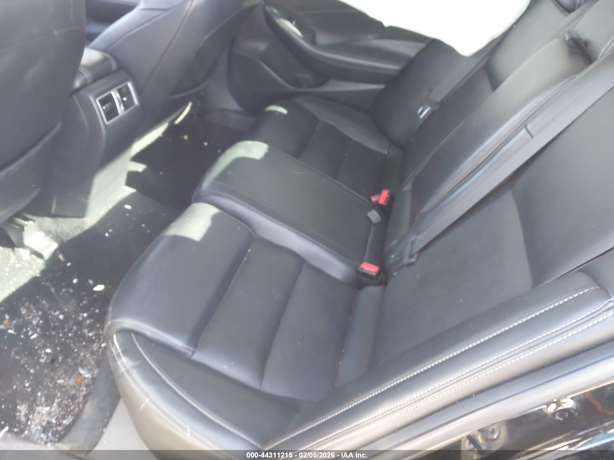 NISSAN MAXIMA image 8