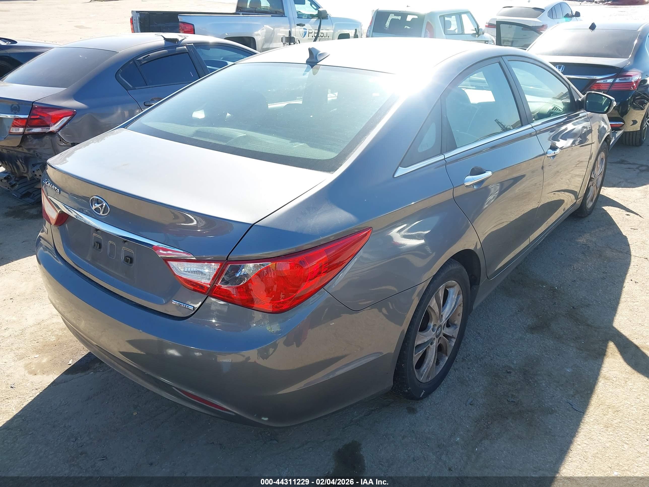 HYUNDAI SONATA image 4