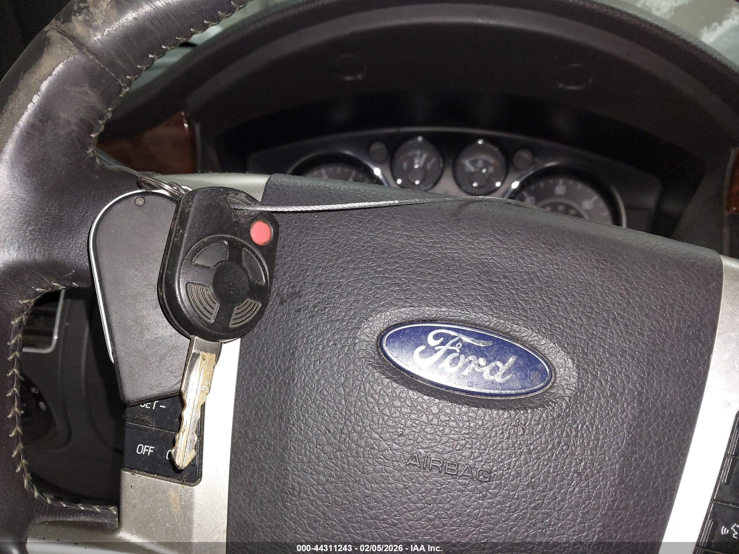 FORD FLEX image 11