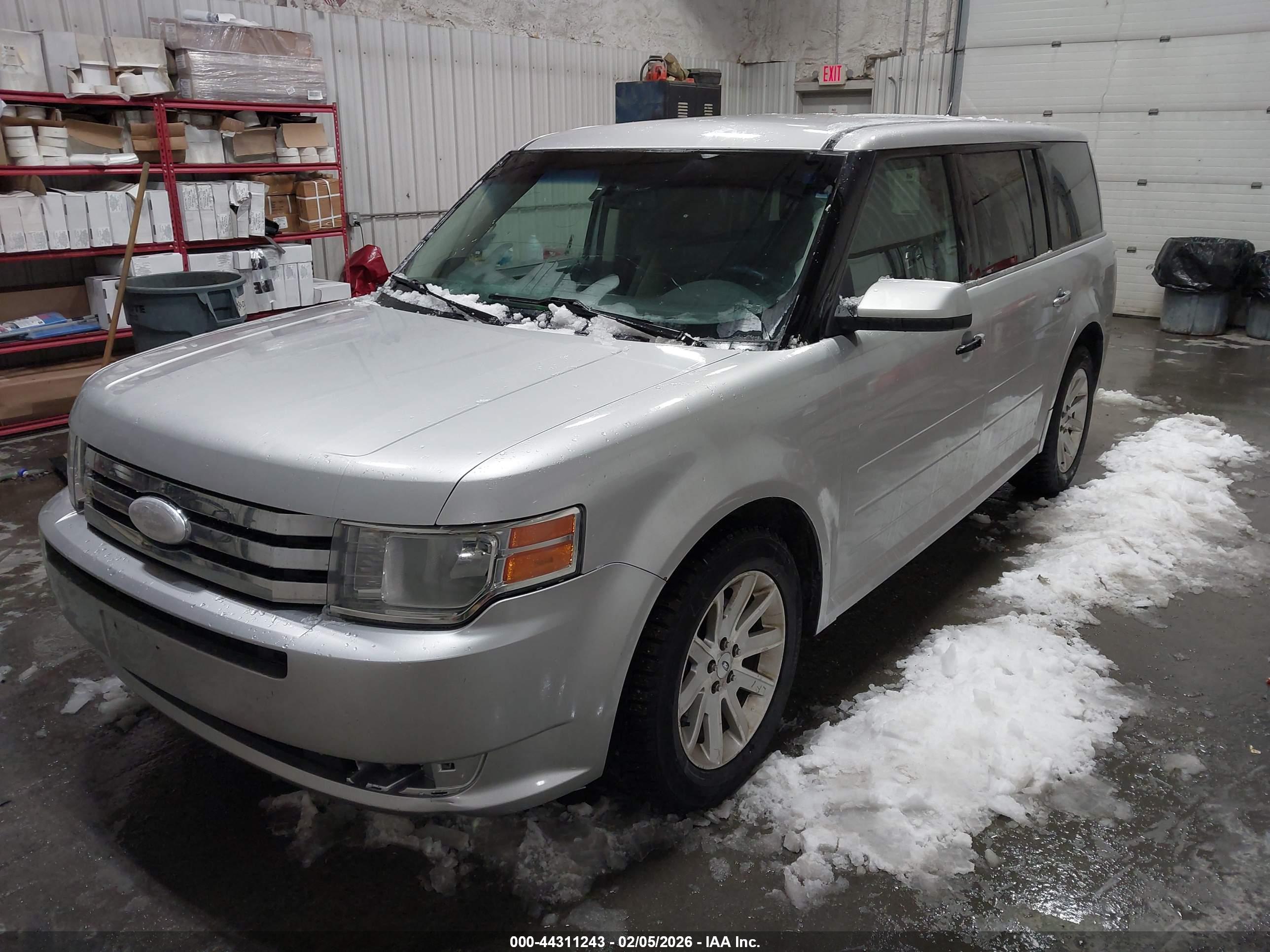 FORD FLEX image 2