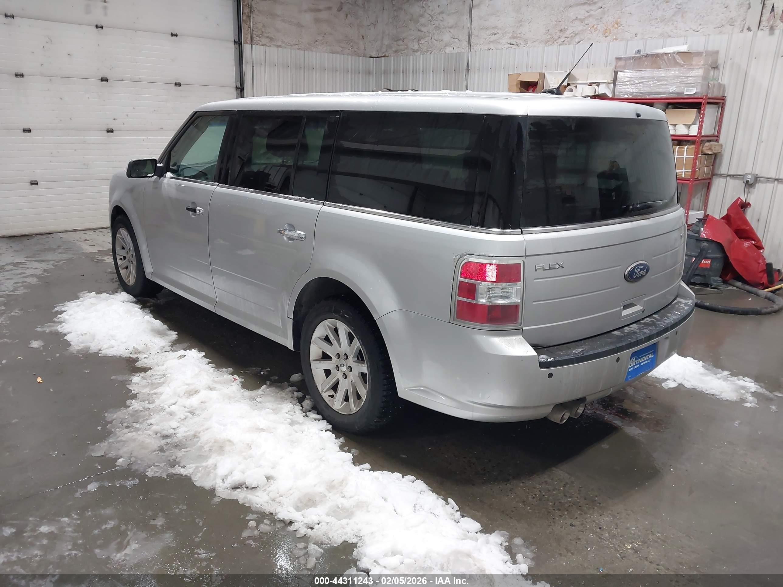 FORD FLEX image 3