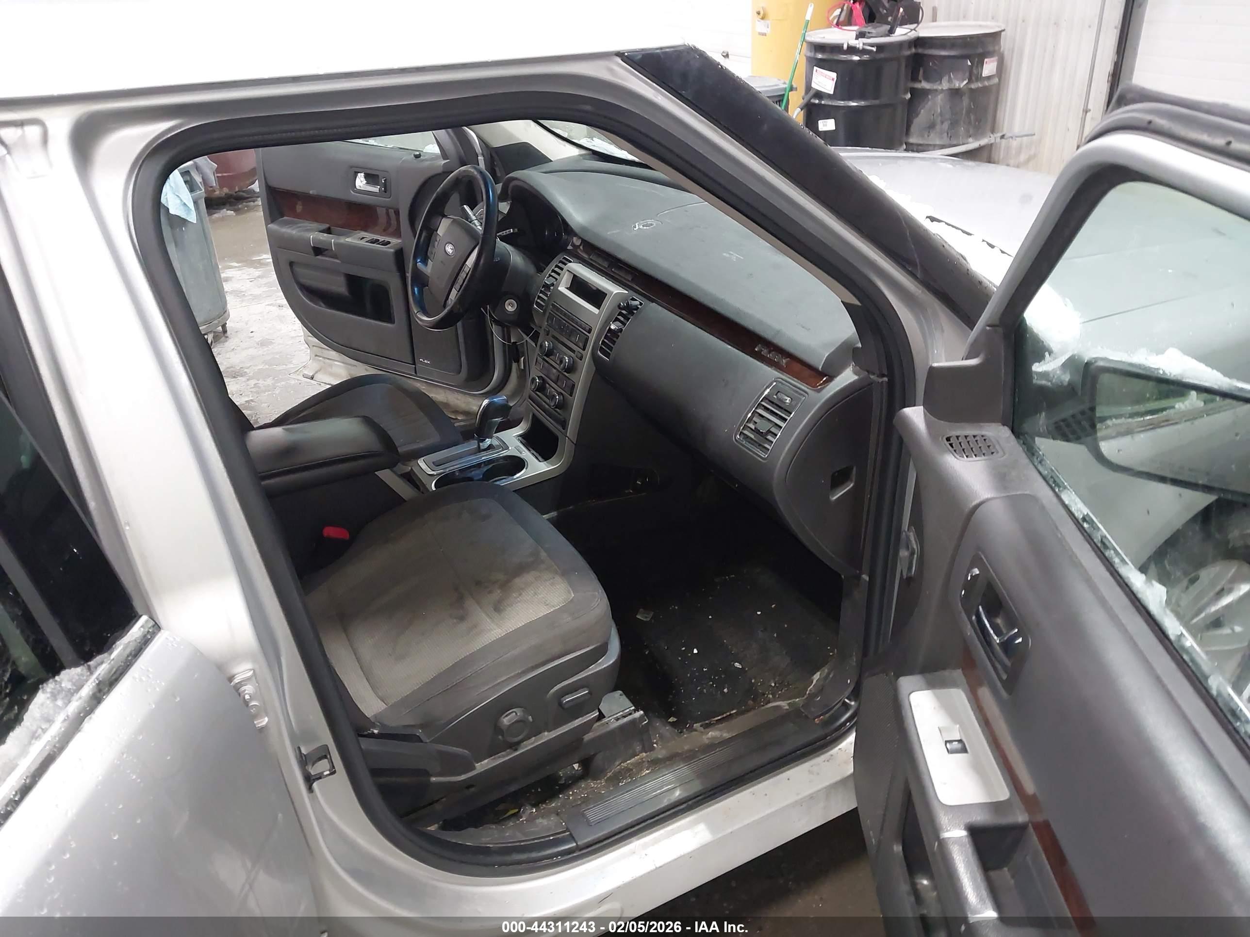 FORD FLEX image 5