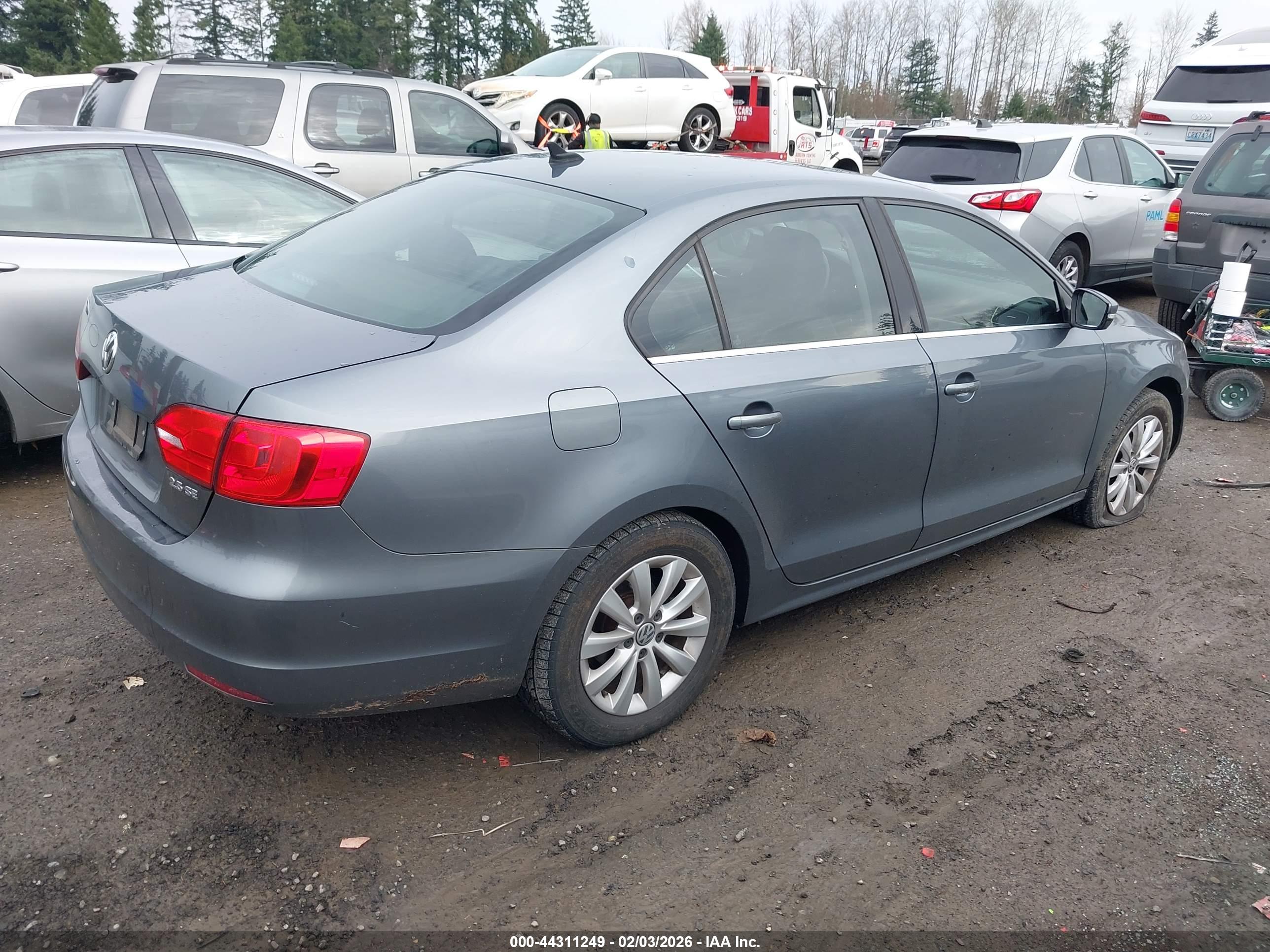 VOLKSWAGEN JETTA image 4