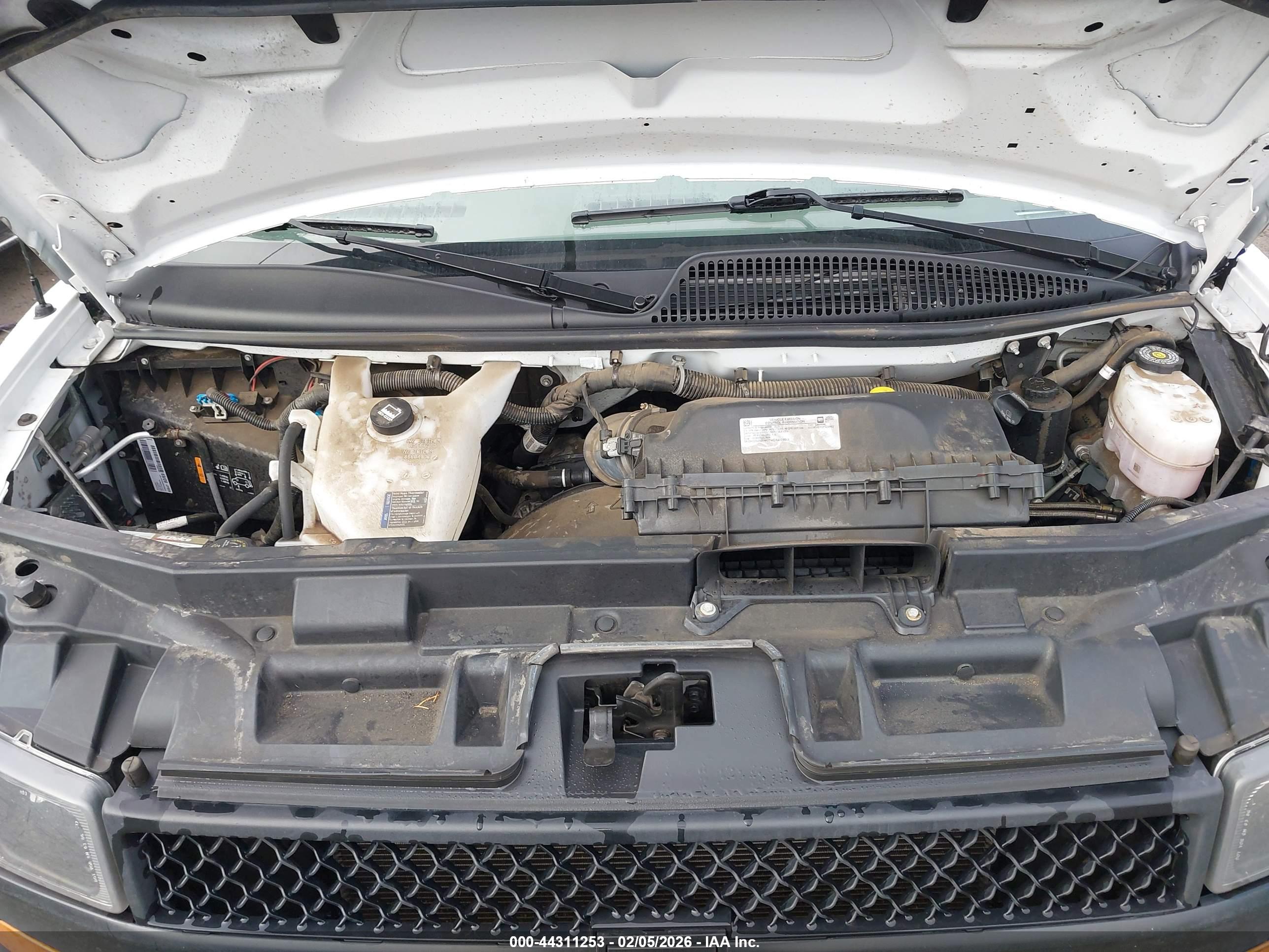 CHEVROLET EXPRESS image 10
