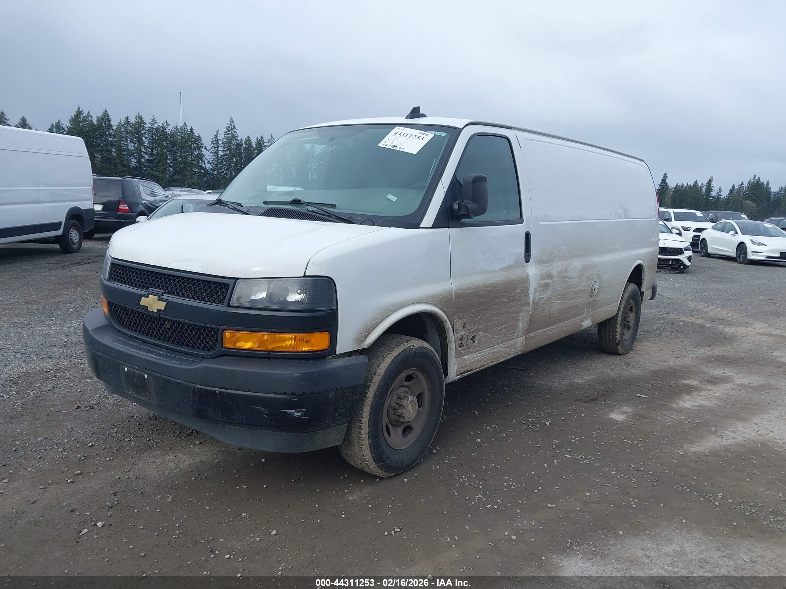 CHEVROLET EXPRESS image 2