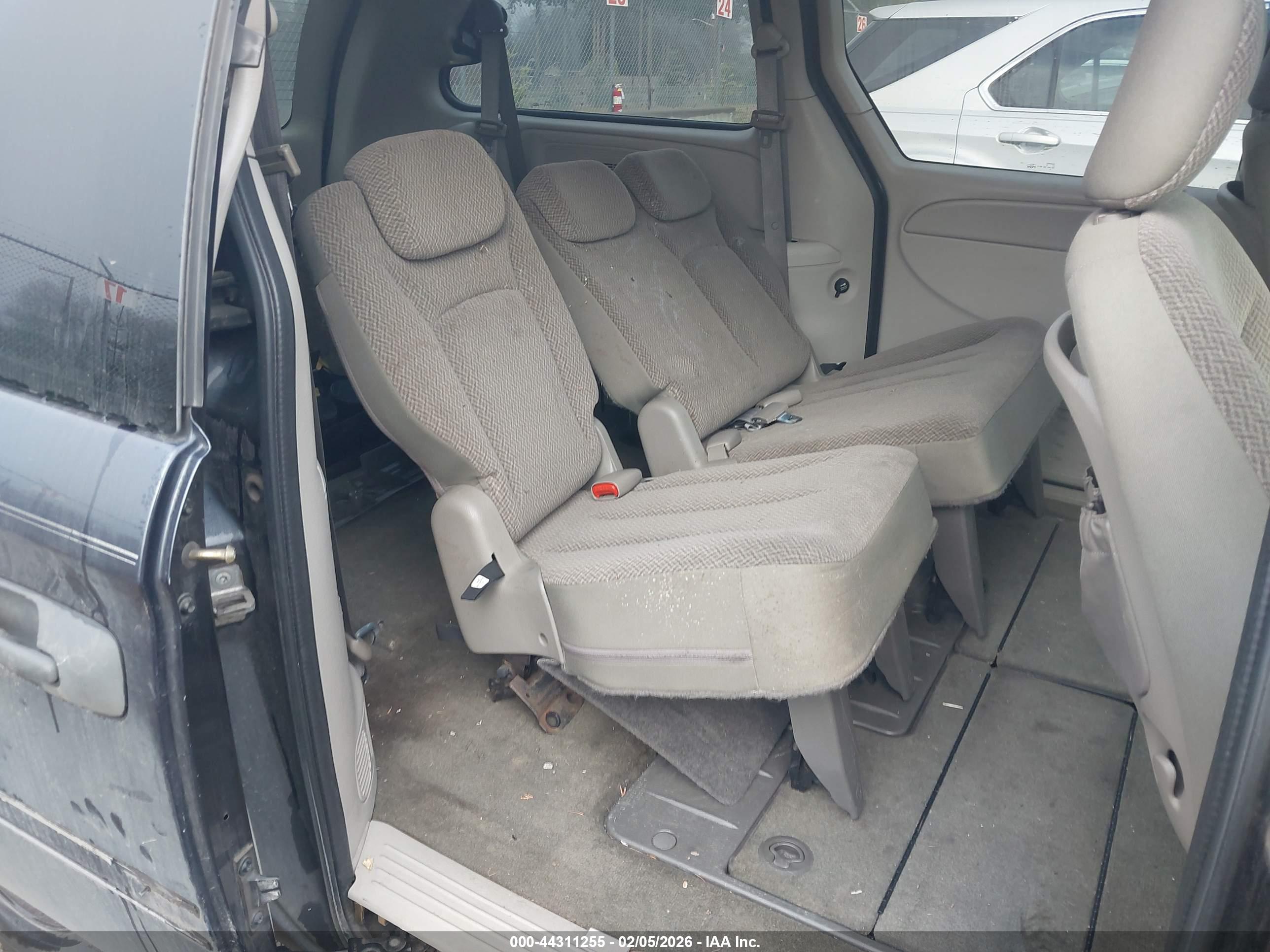 DODGE GRAND image 8