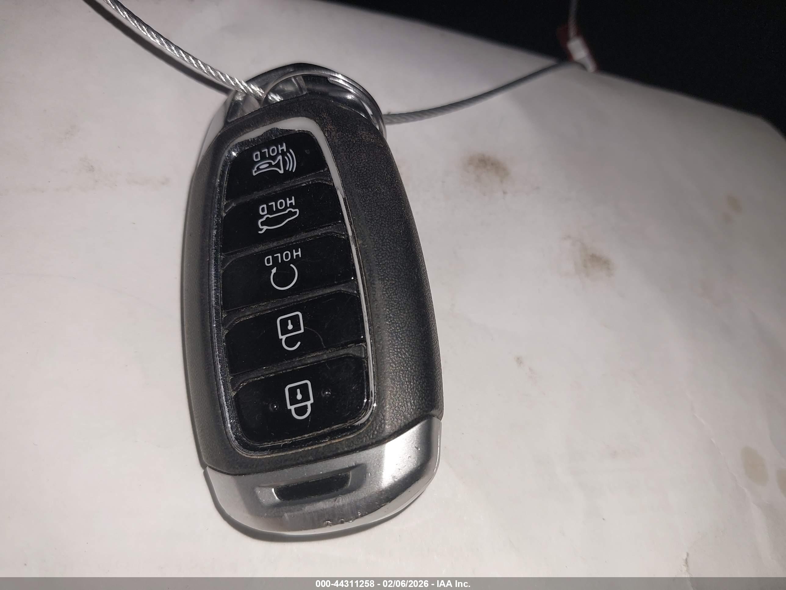 HYUNDAI ELANTRA image 11