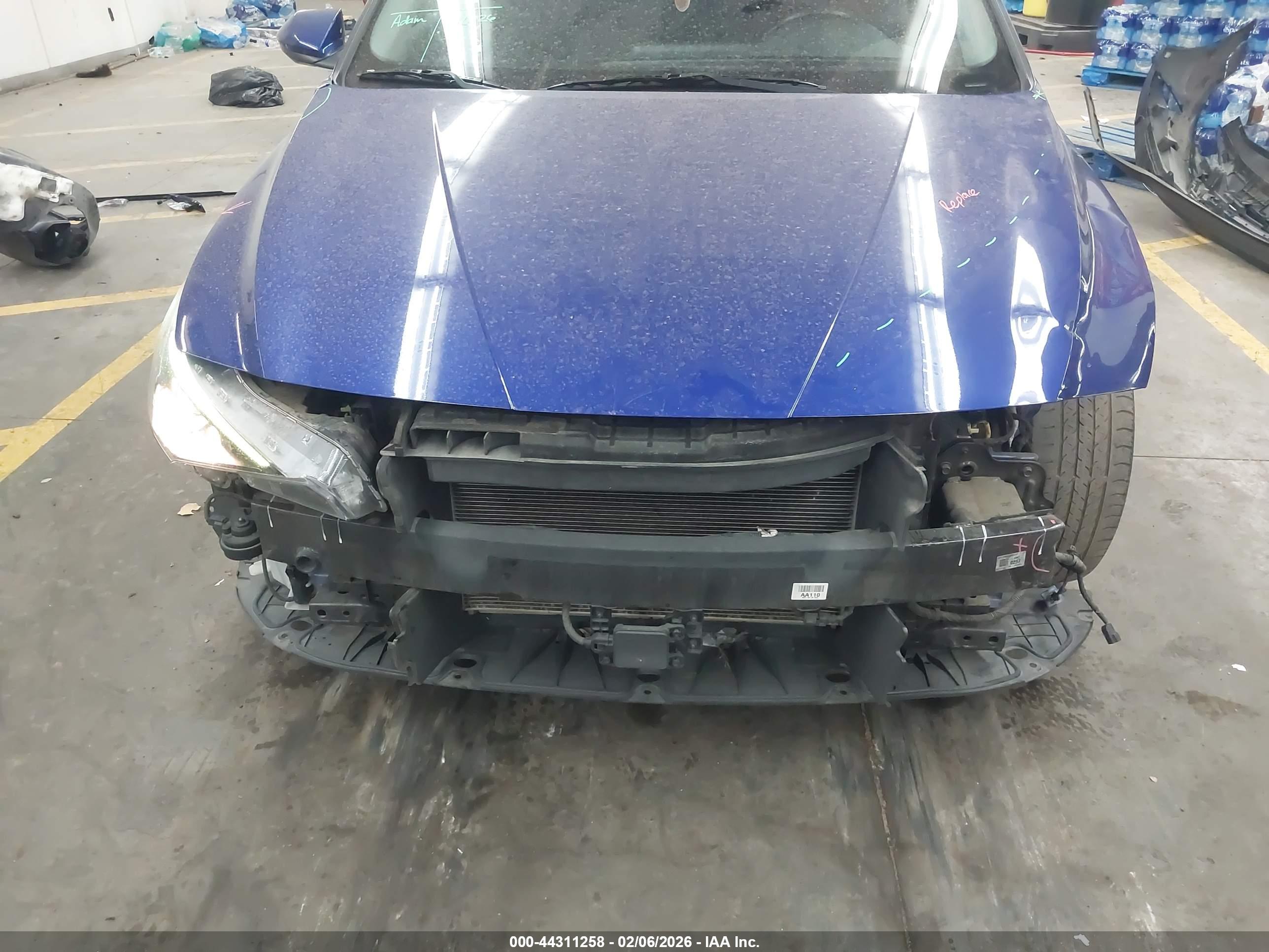HYUNDAI ELANTRA image 6