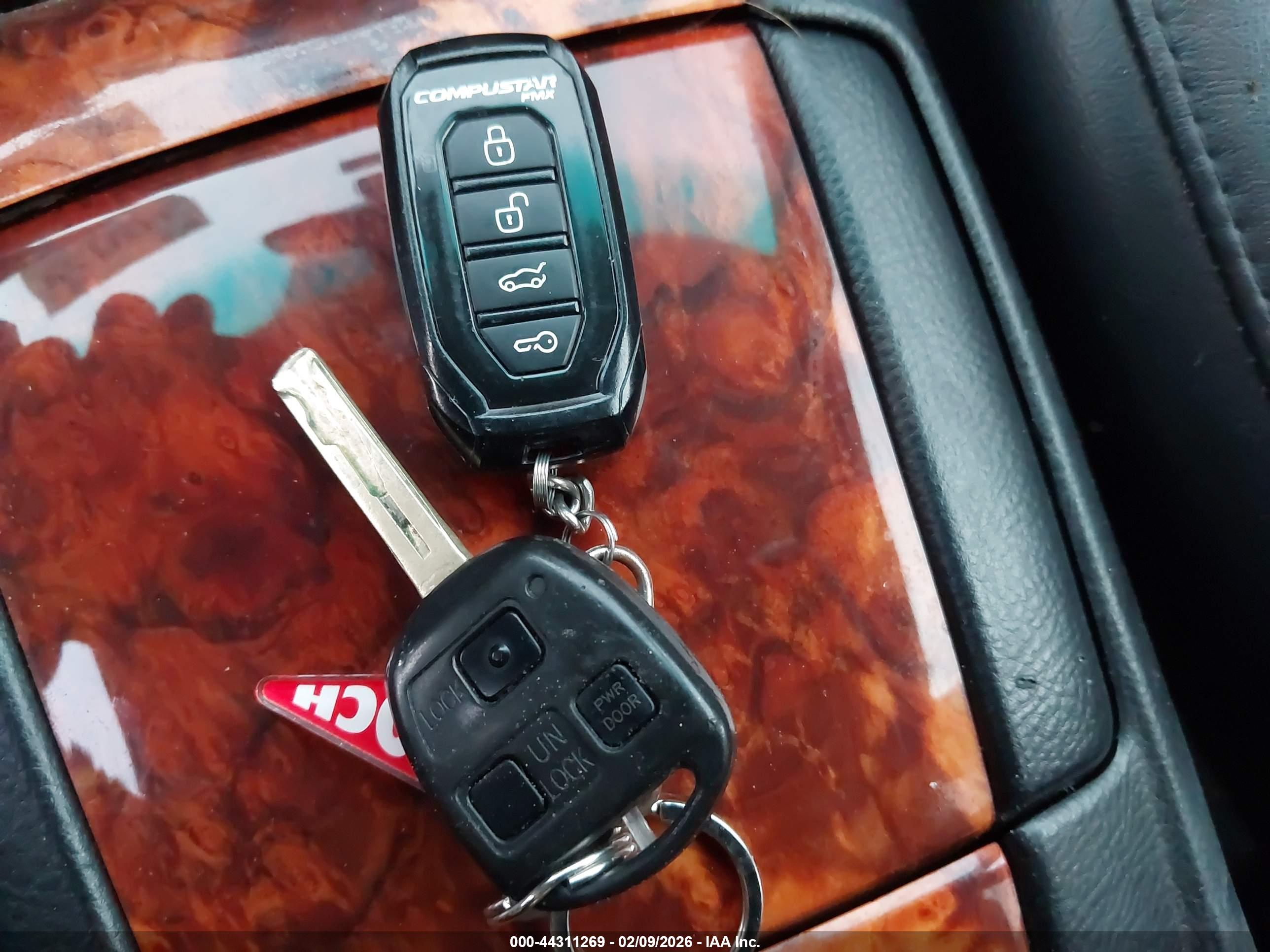 LEXUS RX image 11