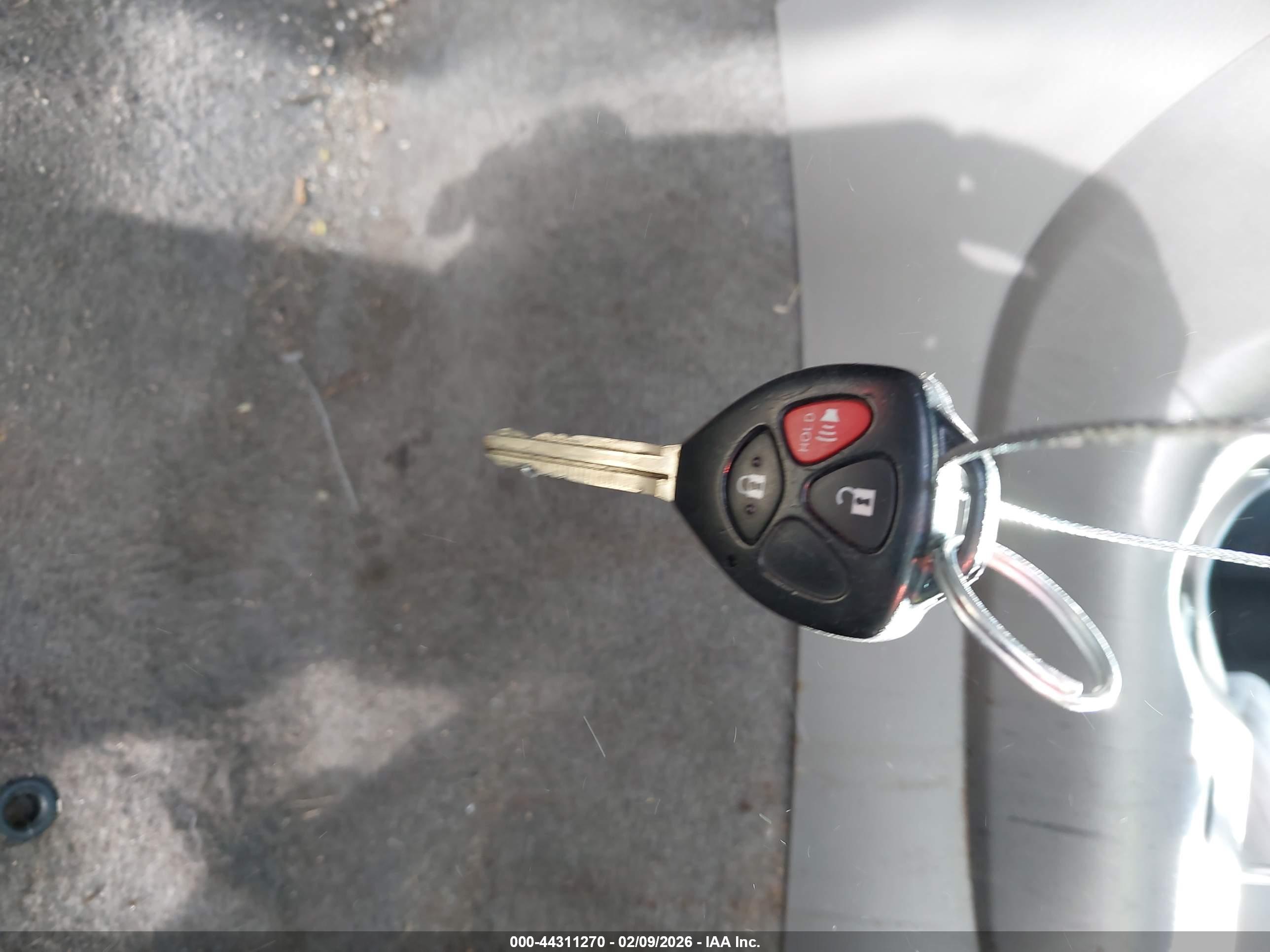 TOYOTA RAV4 image 11