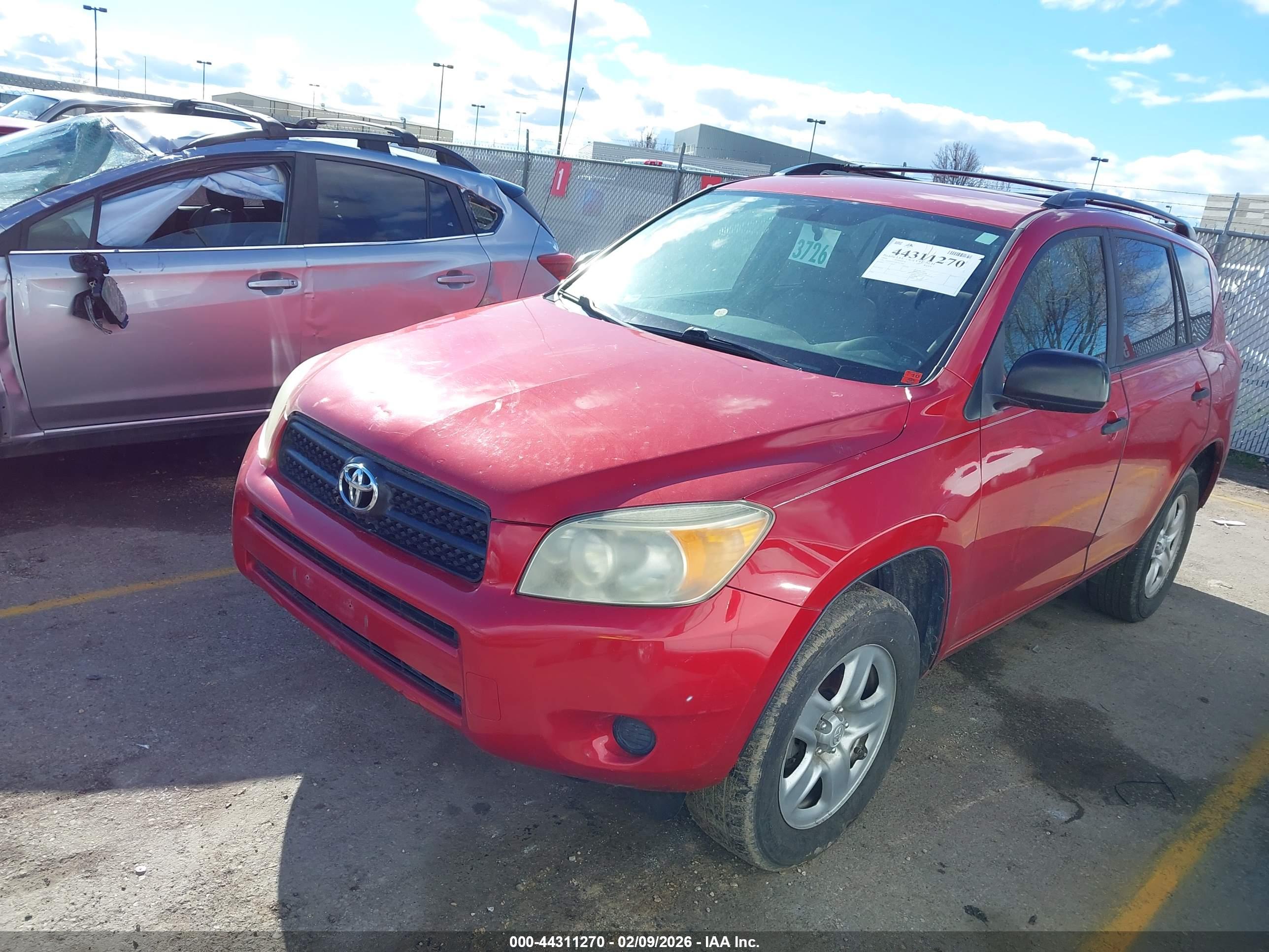 TOYOTA RAV4 image 2