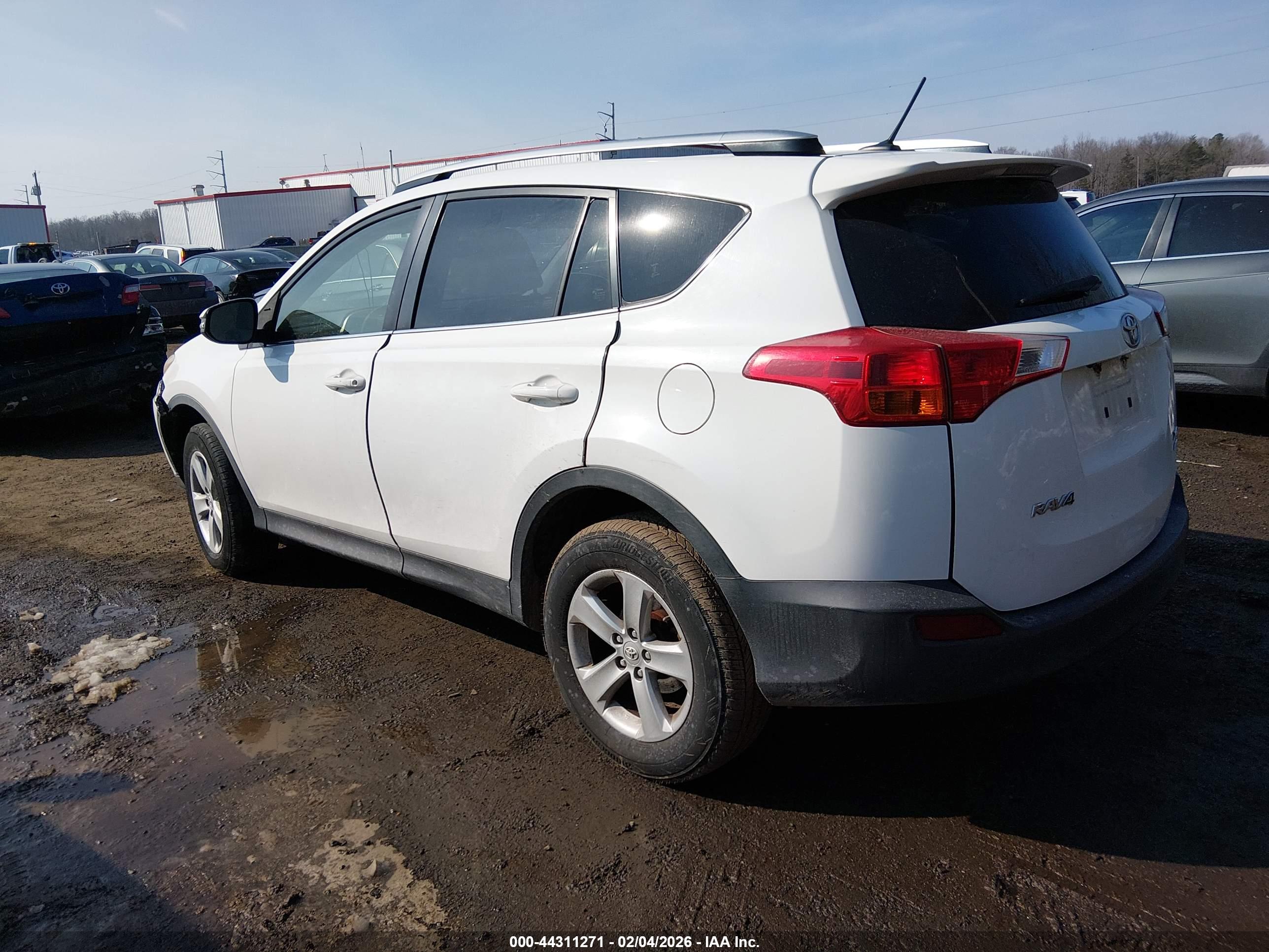 TOYOTA RAV4 image 3