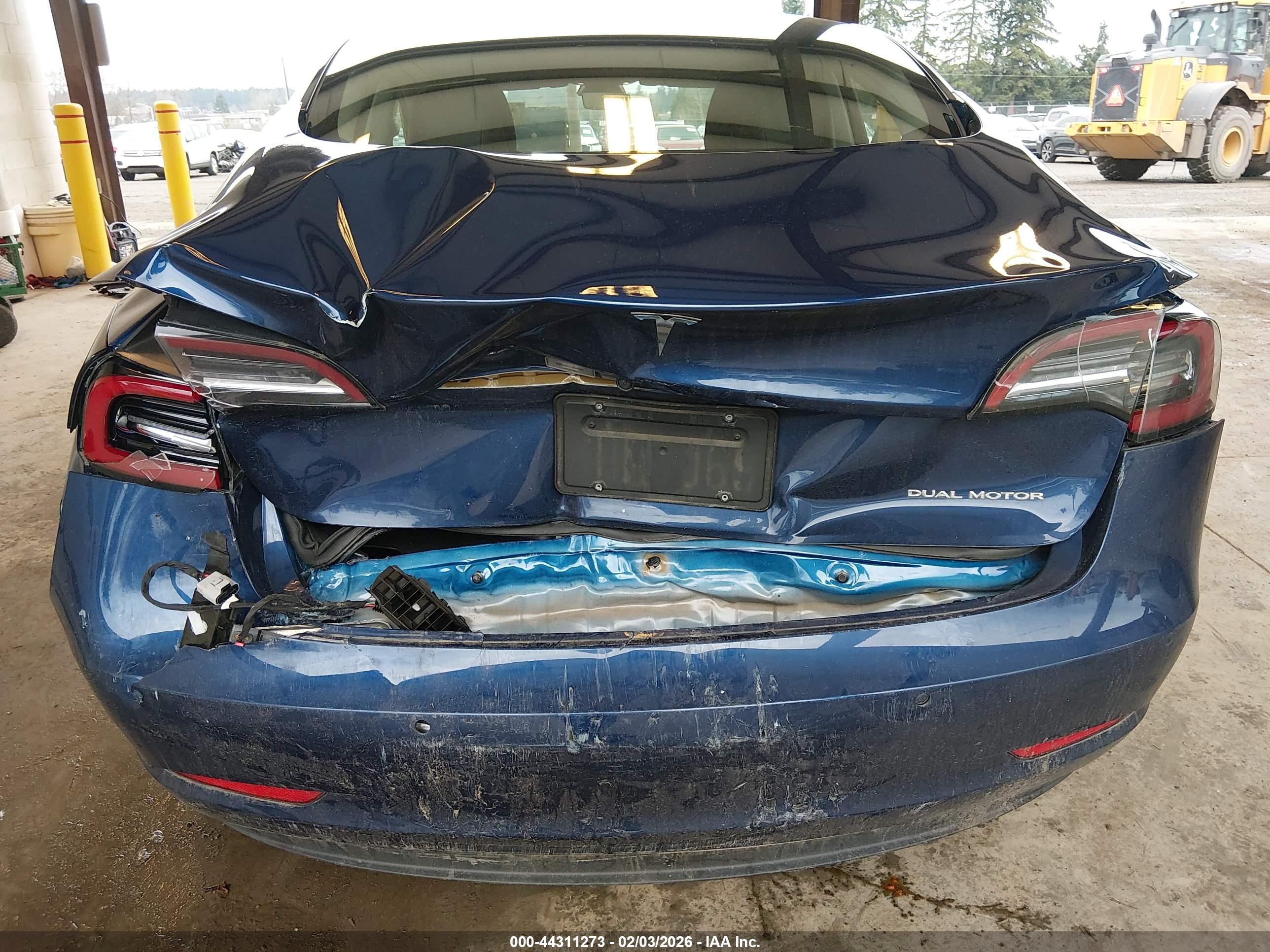 TESLA MODEL image 6
