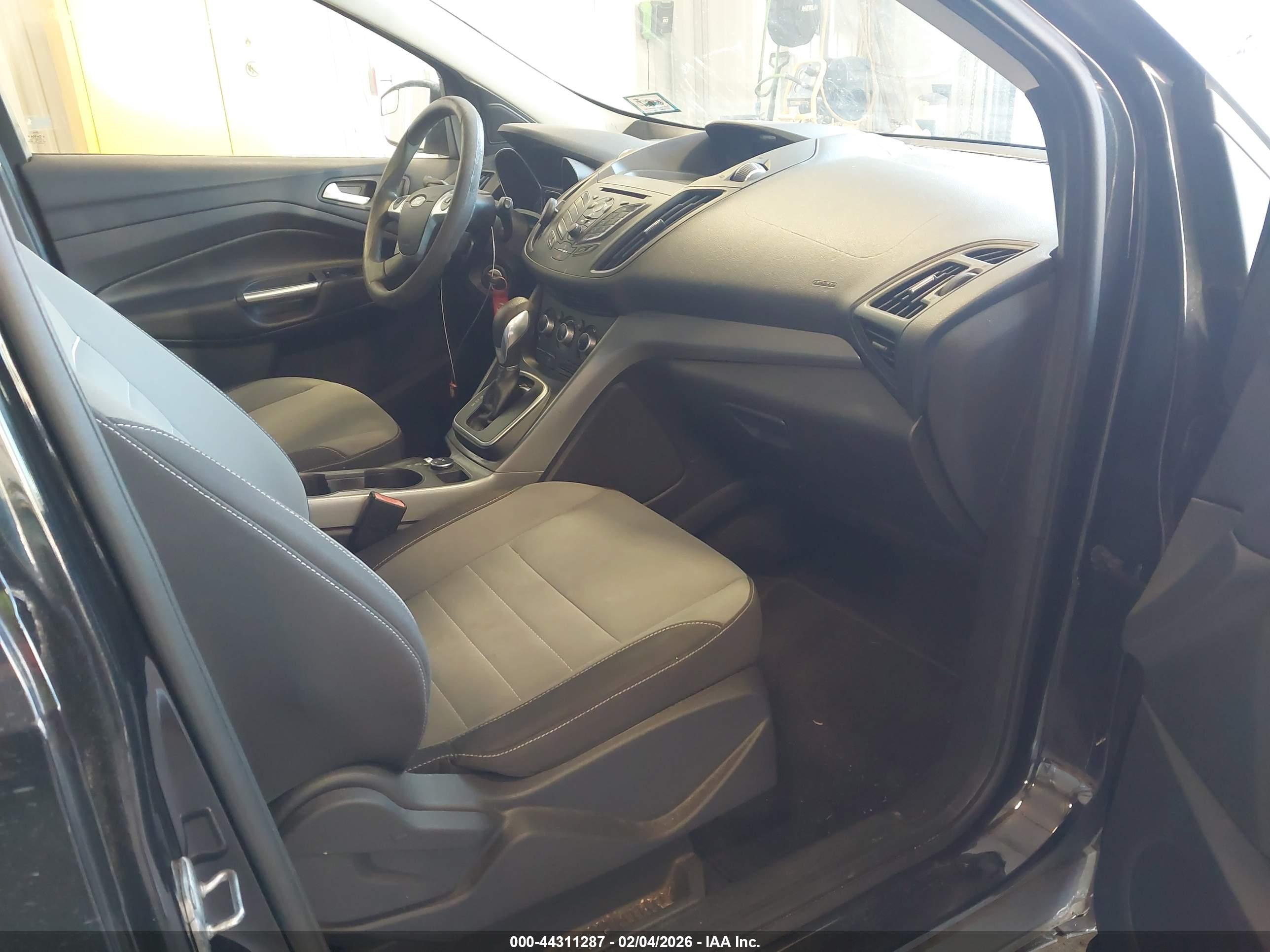 FORD ESCAPE image 5