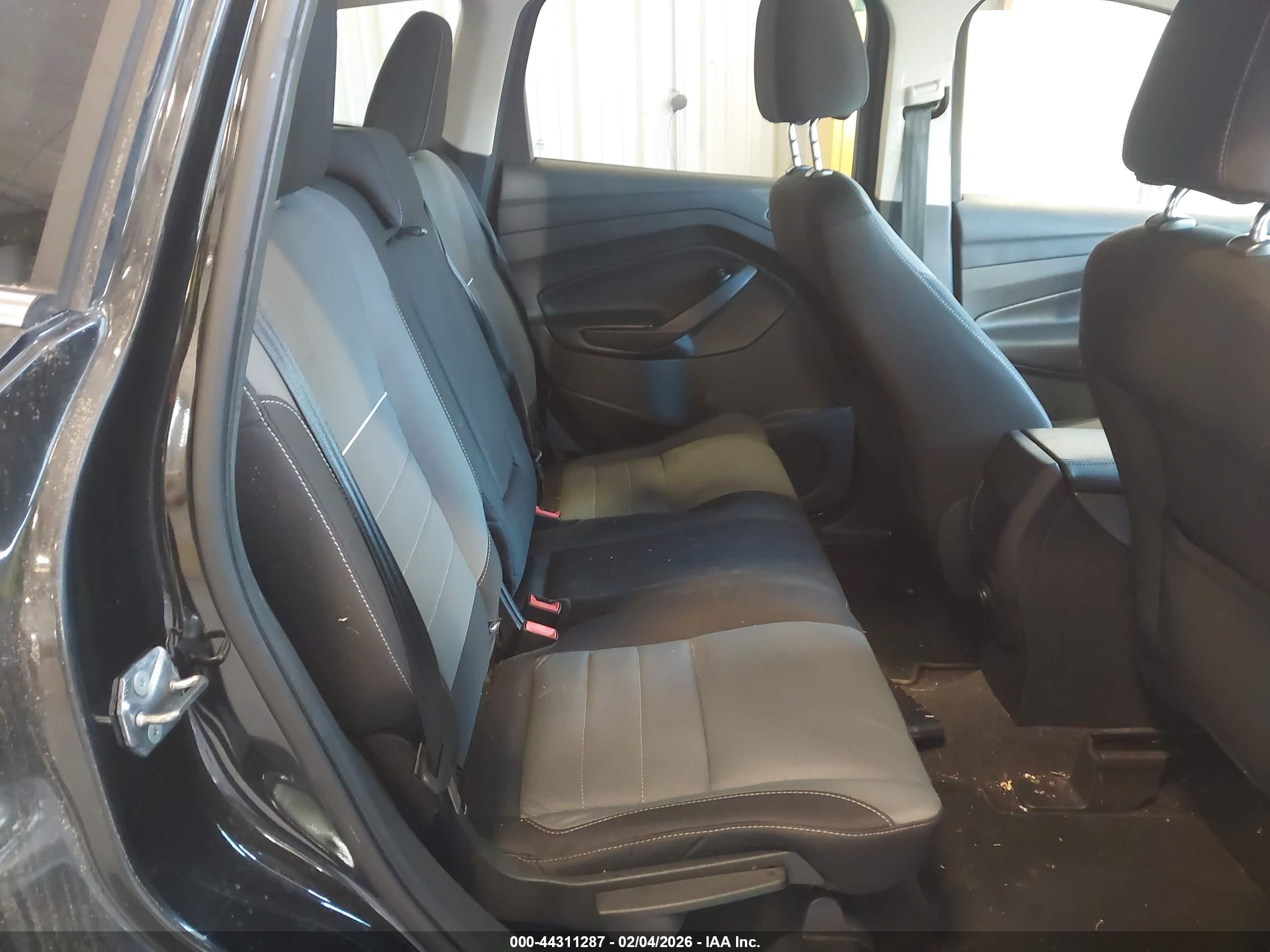 FORD ESCAPE image 8