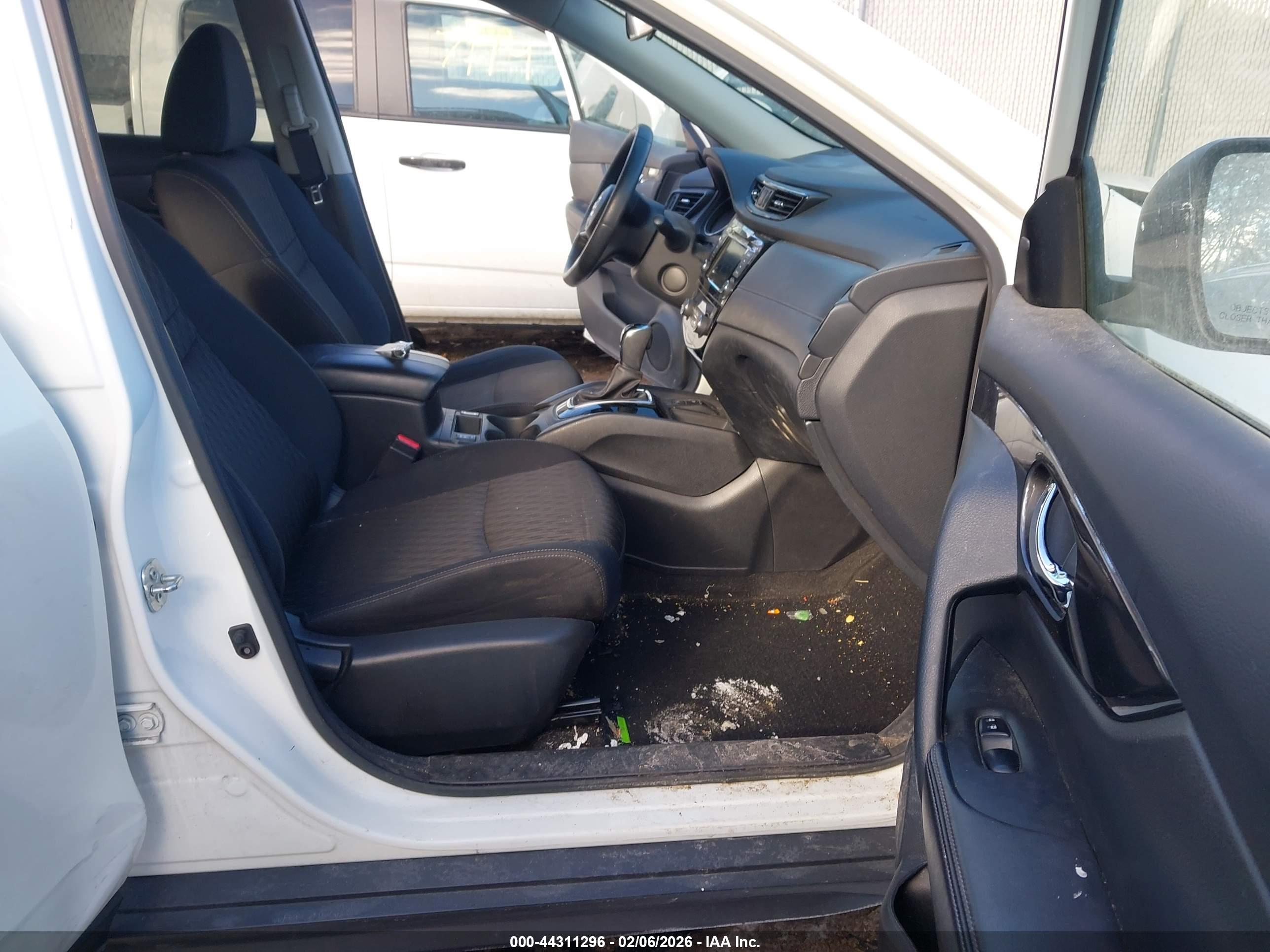 NISSAN ROGUE image 5