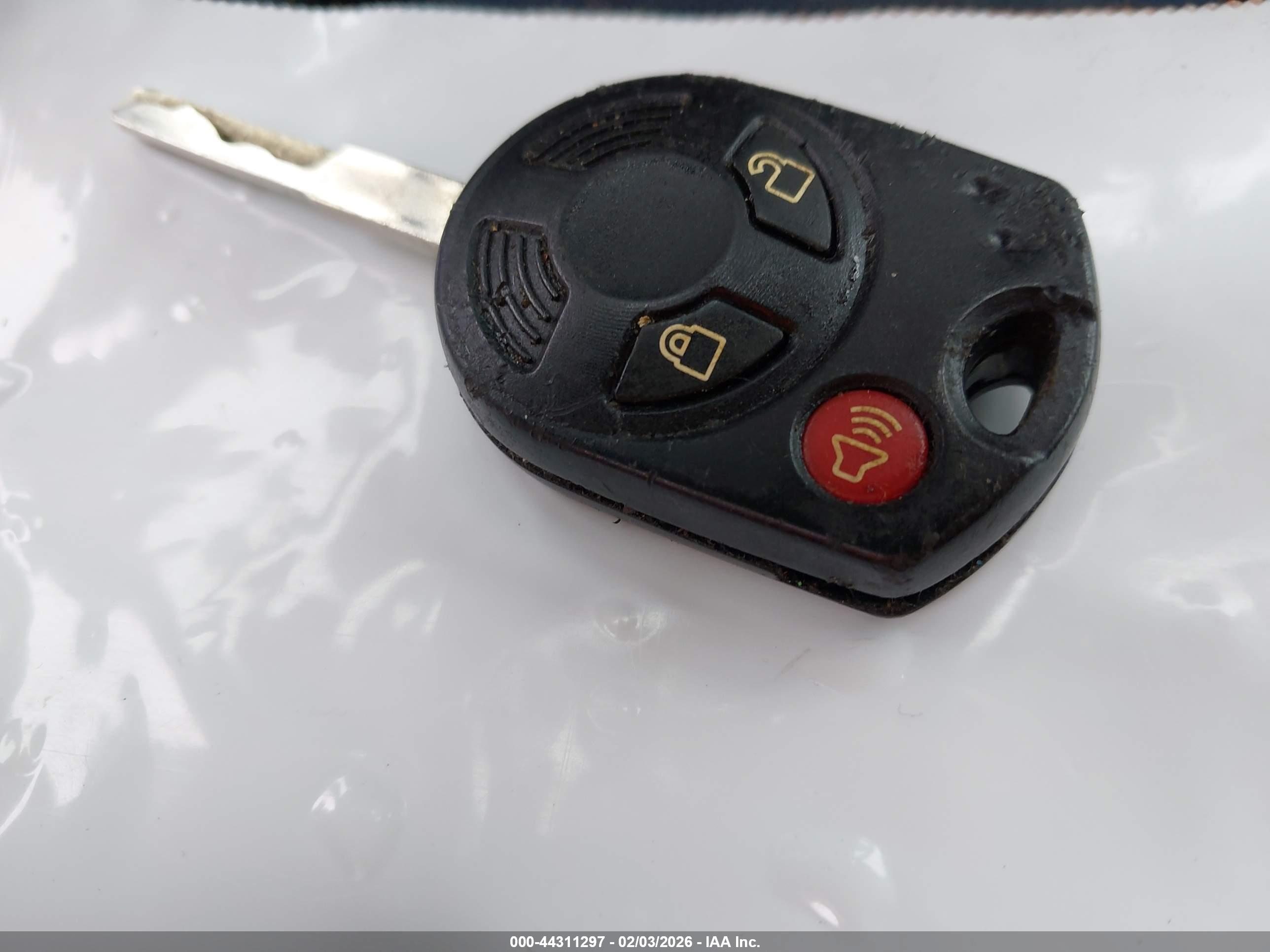 FORD ESCAPE image 11