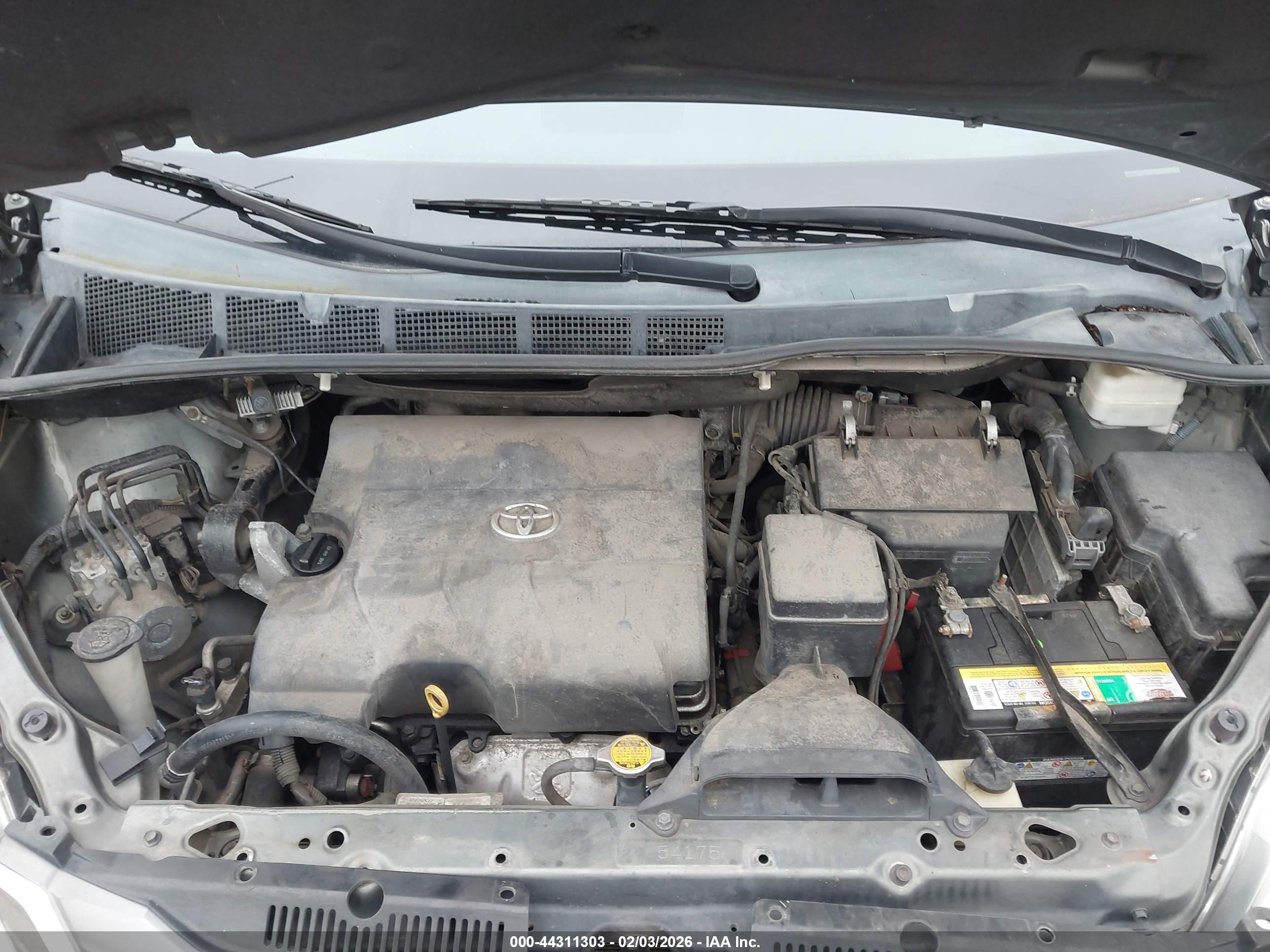 TOYOTA SIENNA image 10