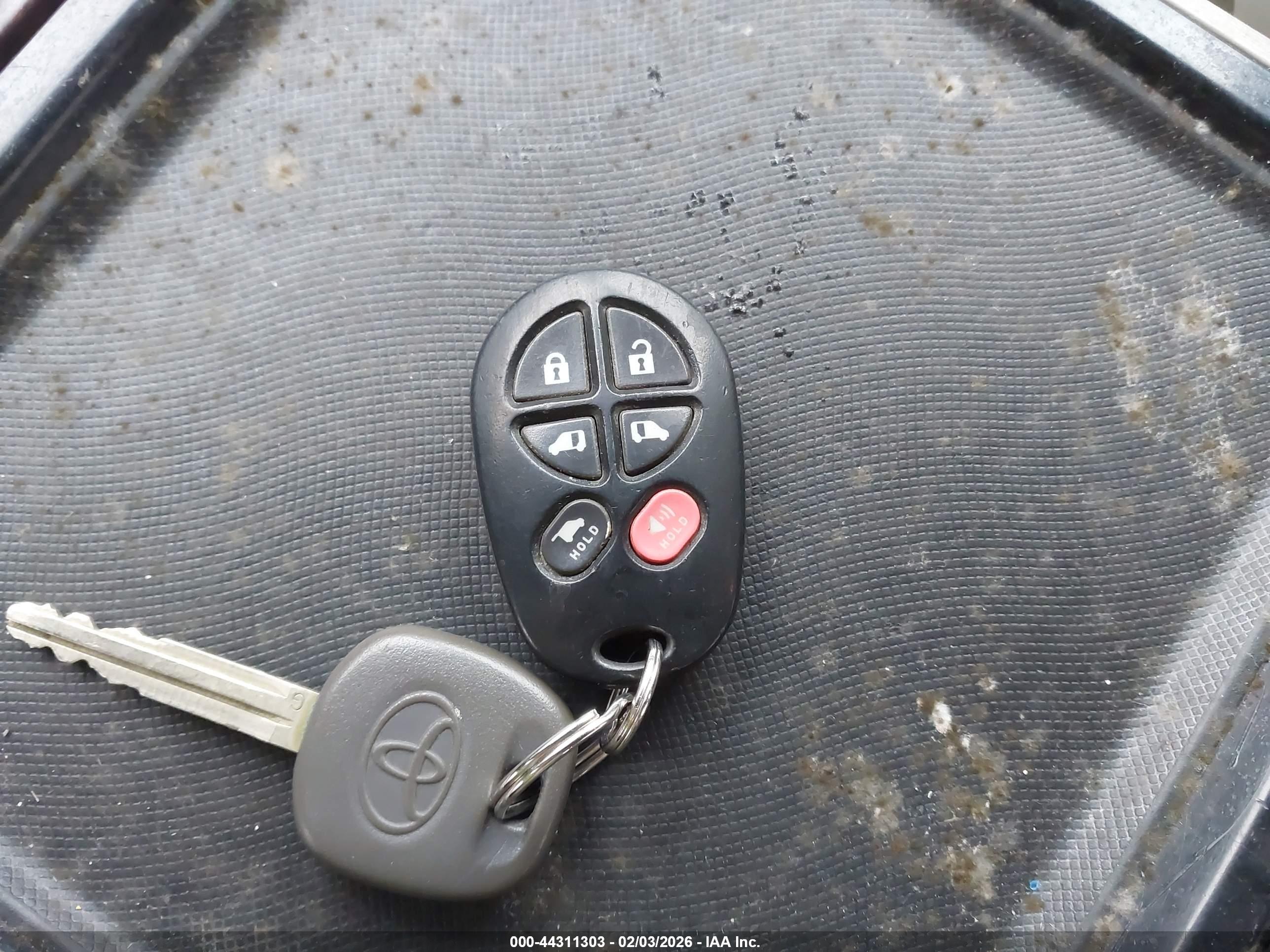 TOYOTA SIENNA image 11
