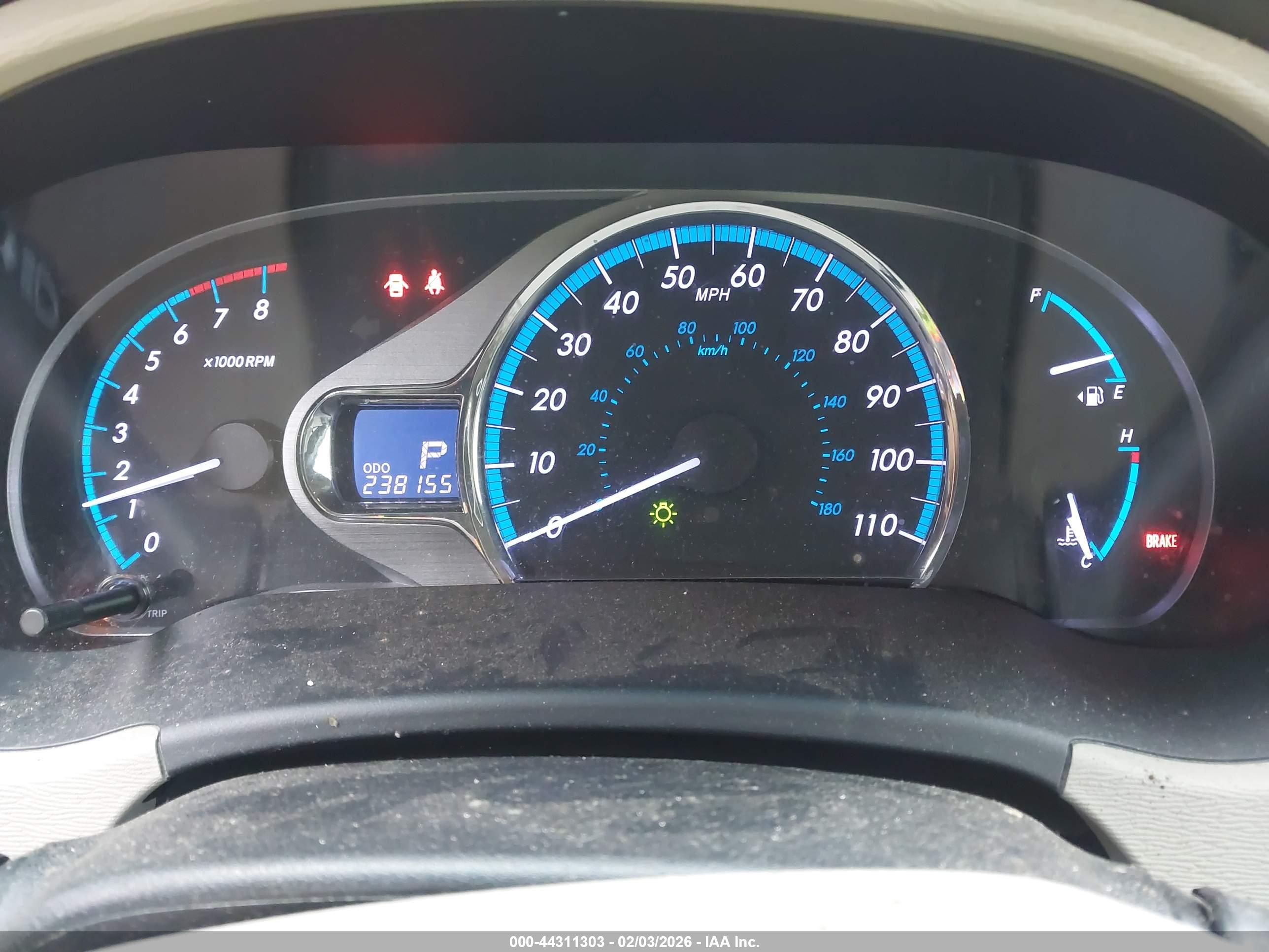 TOYOTA SIENNA image 7