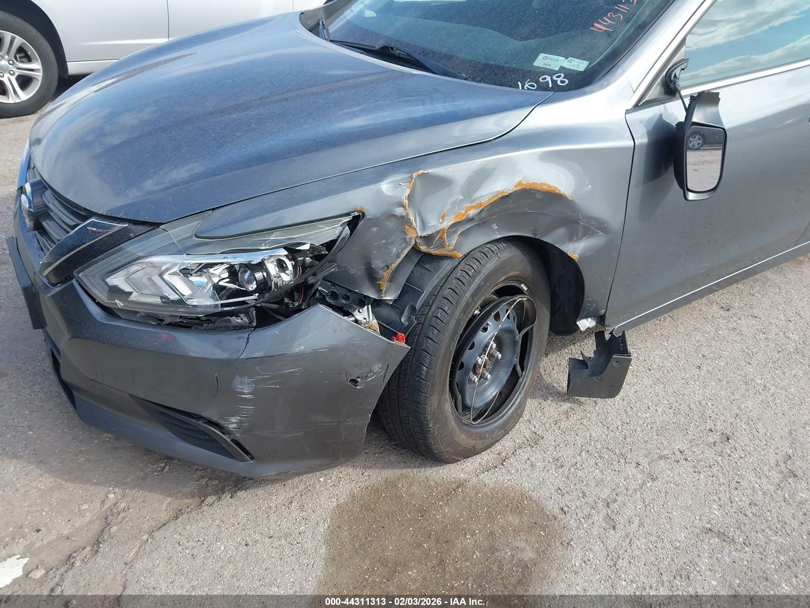 NISSAN ALTIMA image 6