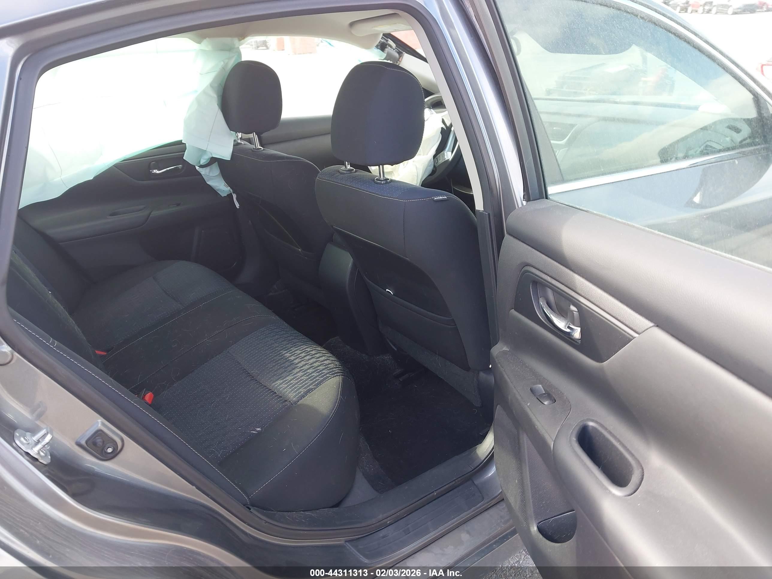 NISSAN ALTIMA image 8