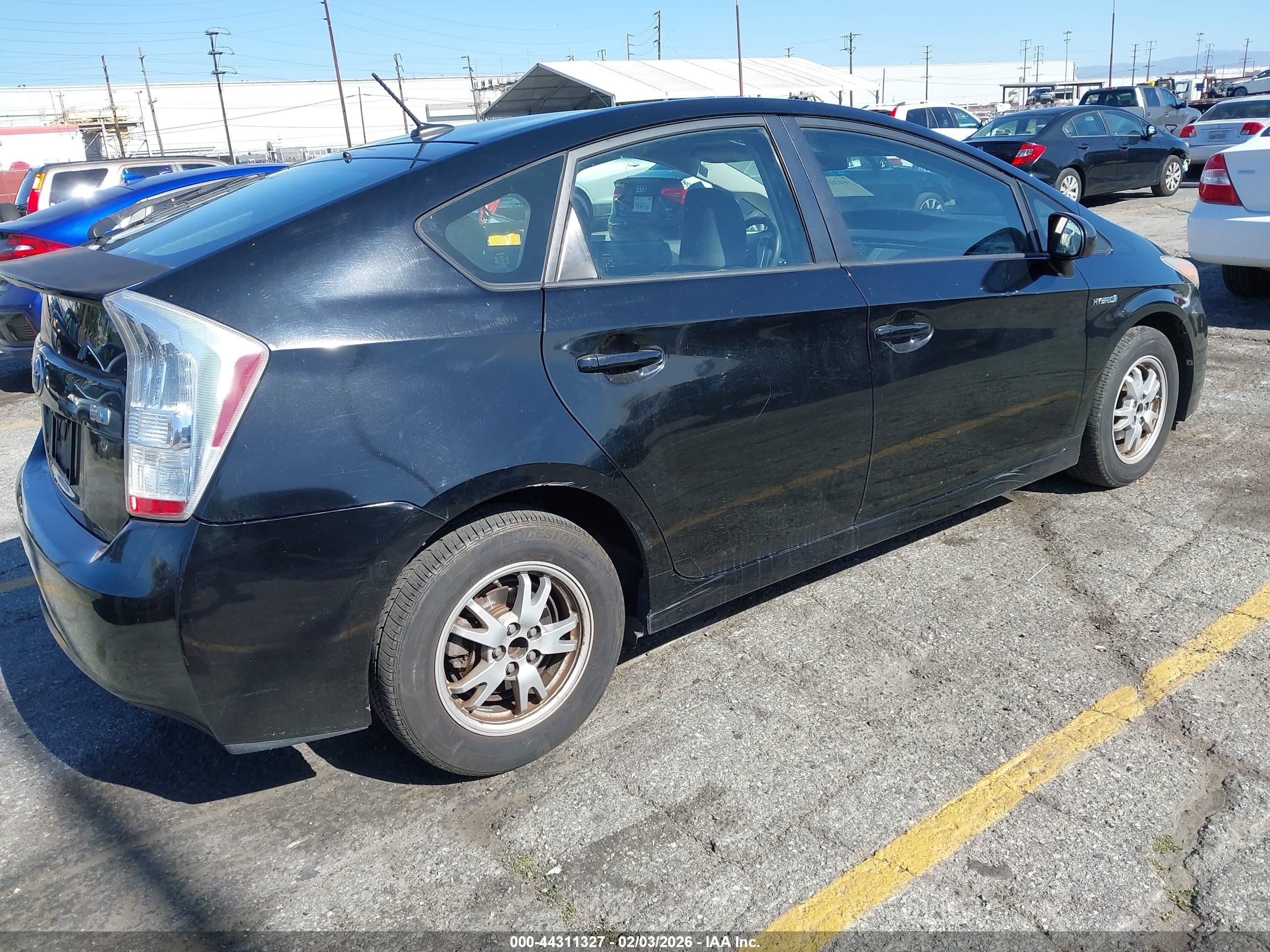TOYOTA PRIUS image 4