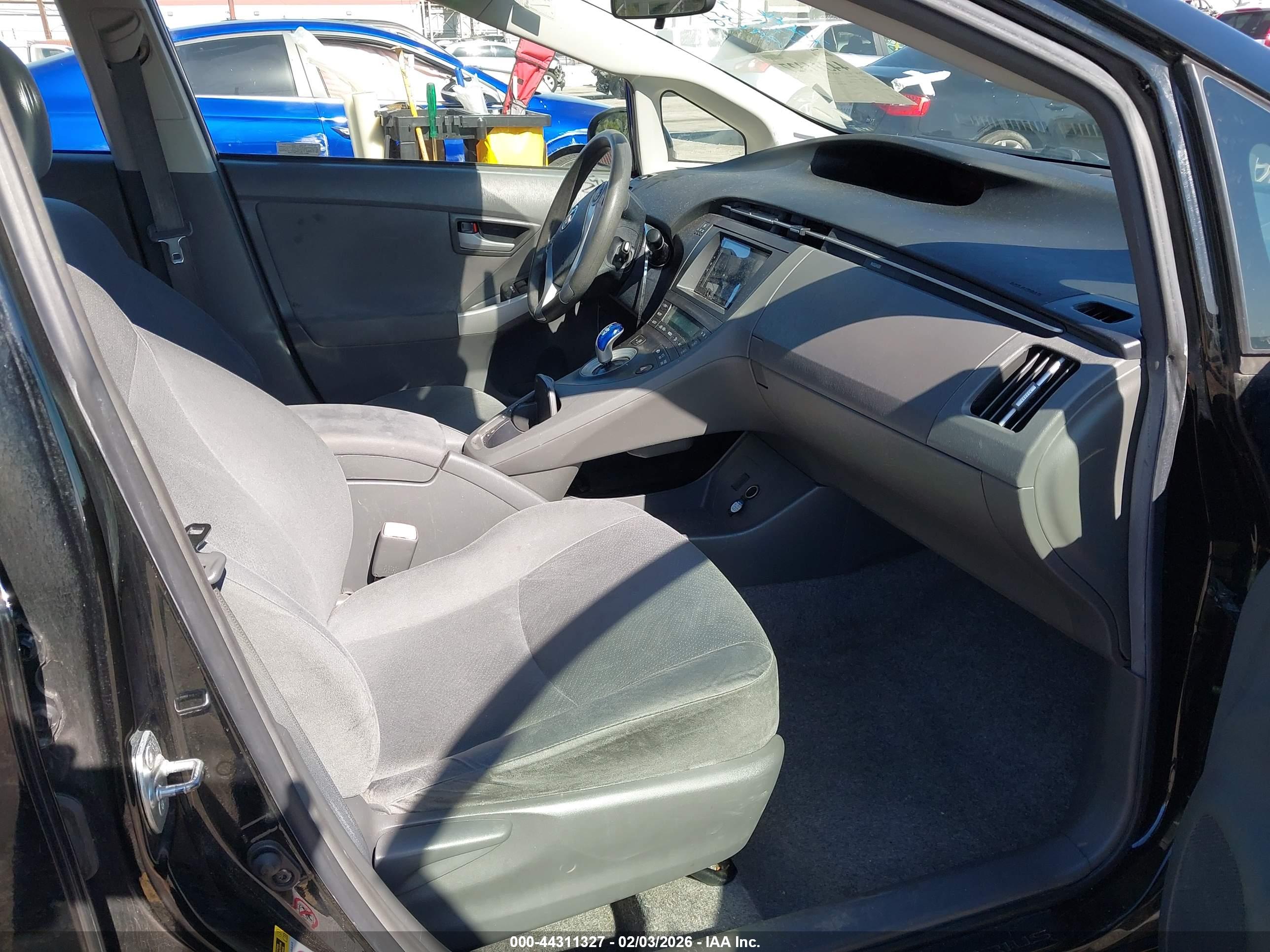 TOYOTA PRIUS image 5