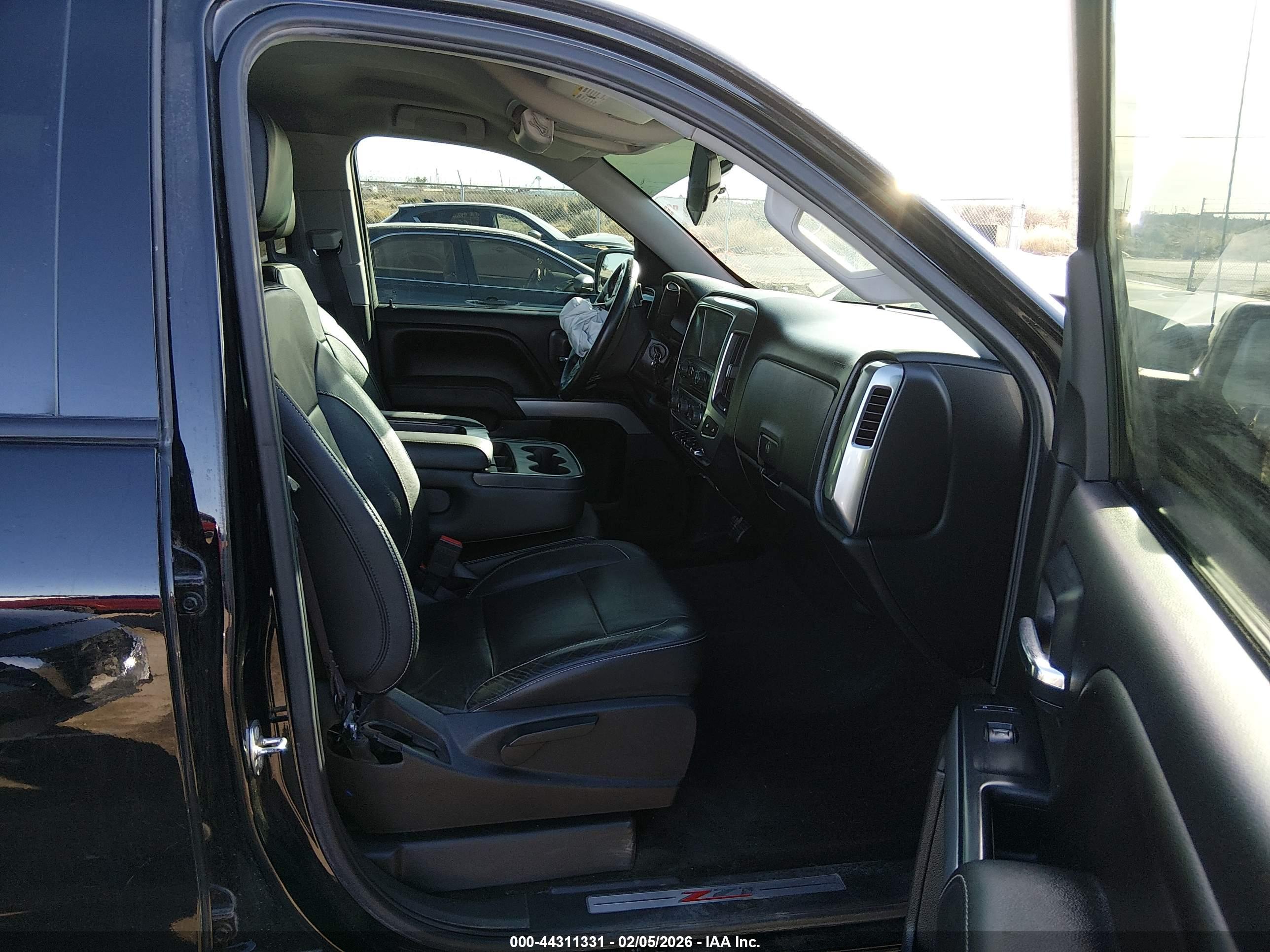 CHEVROLET SILVERADO image 5