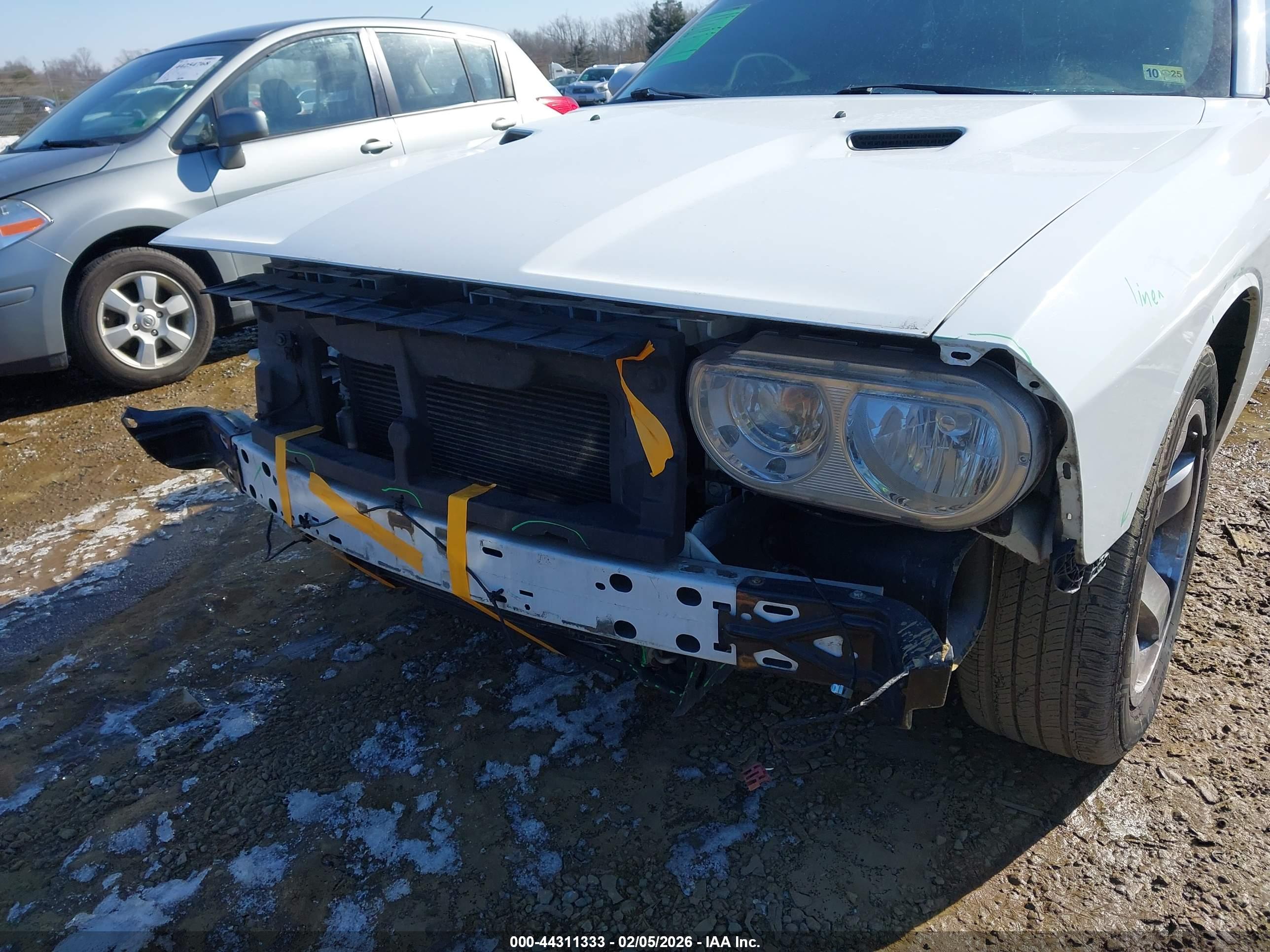 DODGE CHALLENGER image 6
