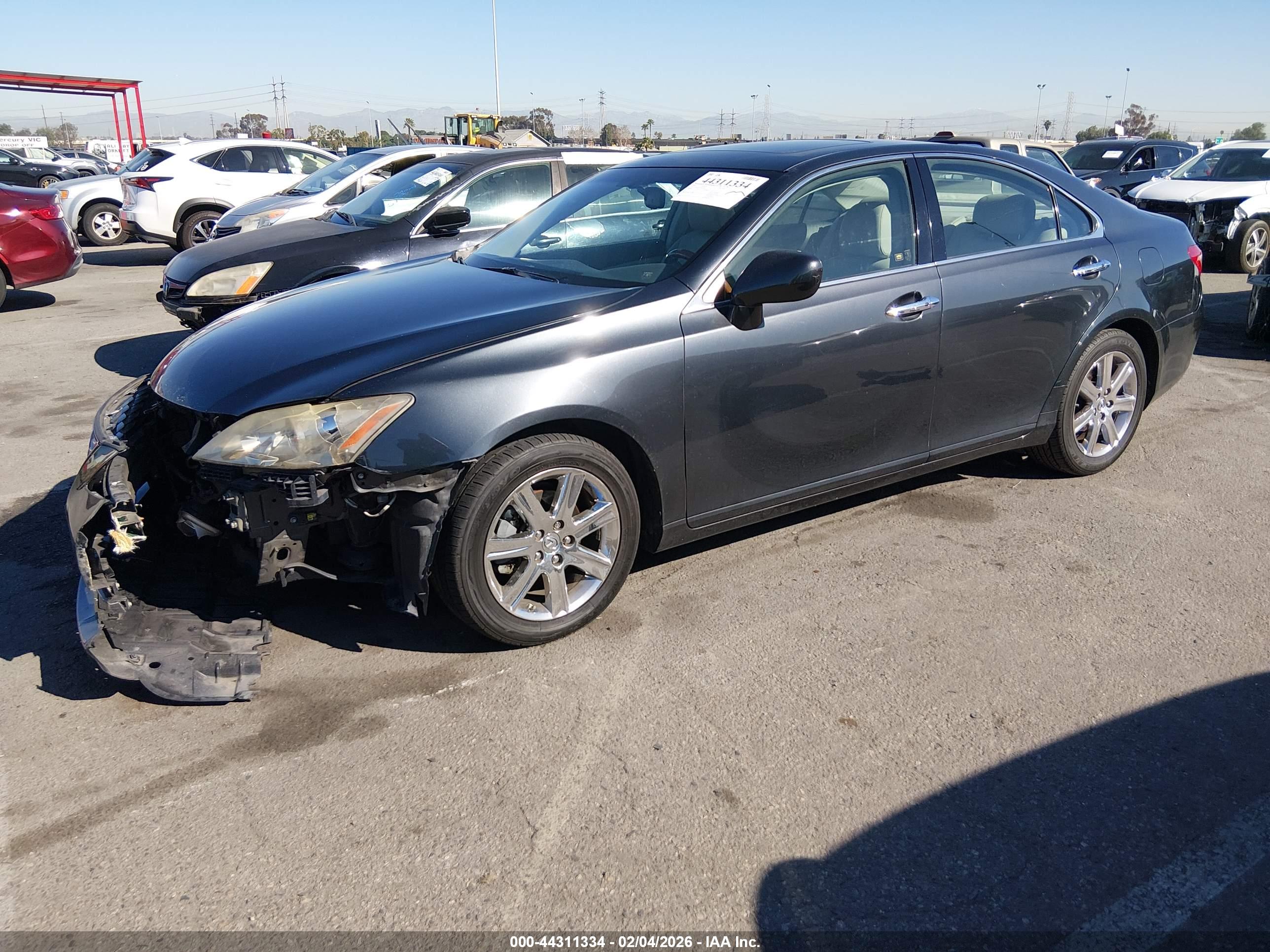 LEXUS ES image 2
