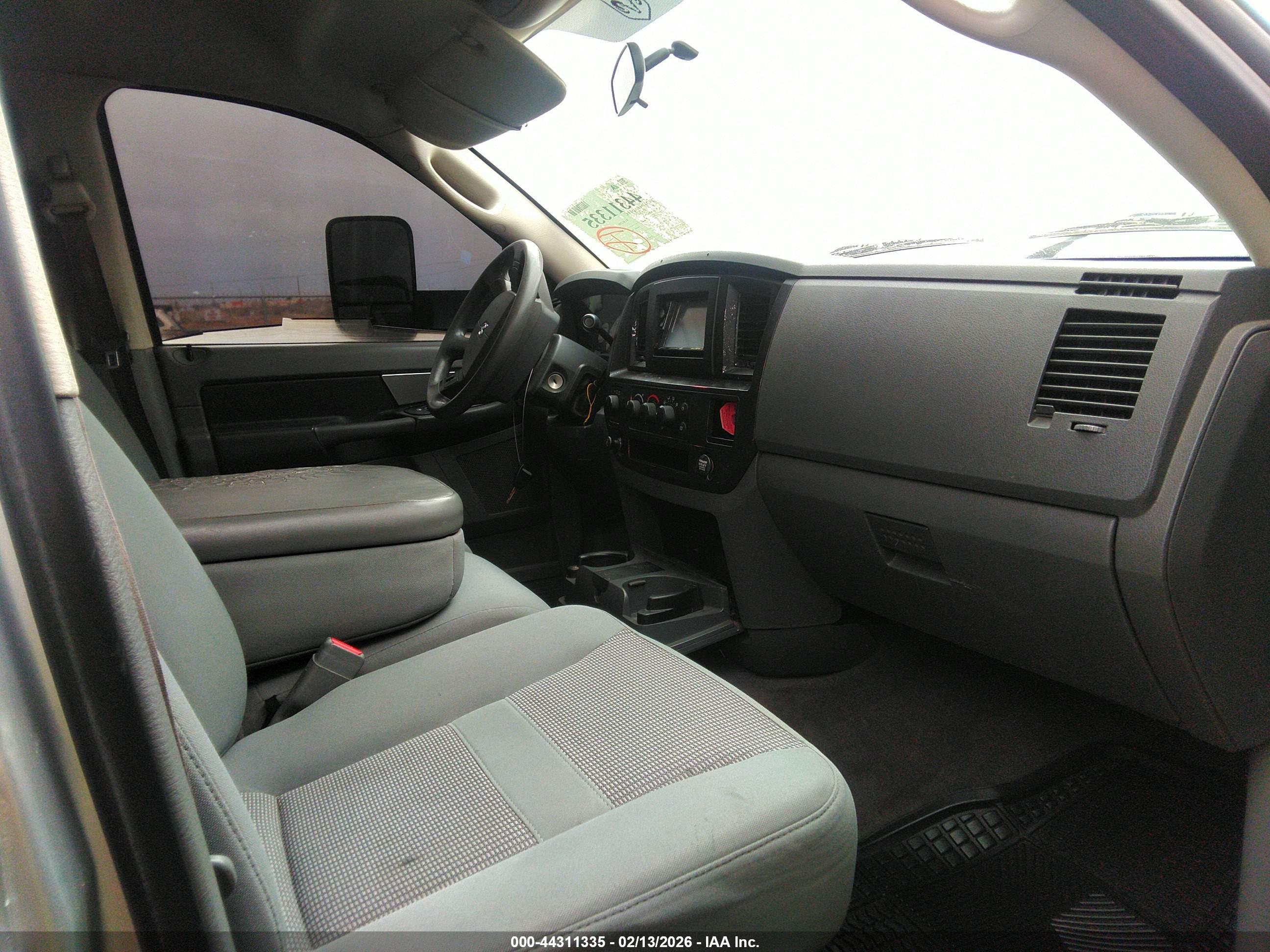 DODGE RAM image 5