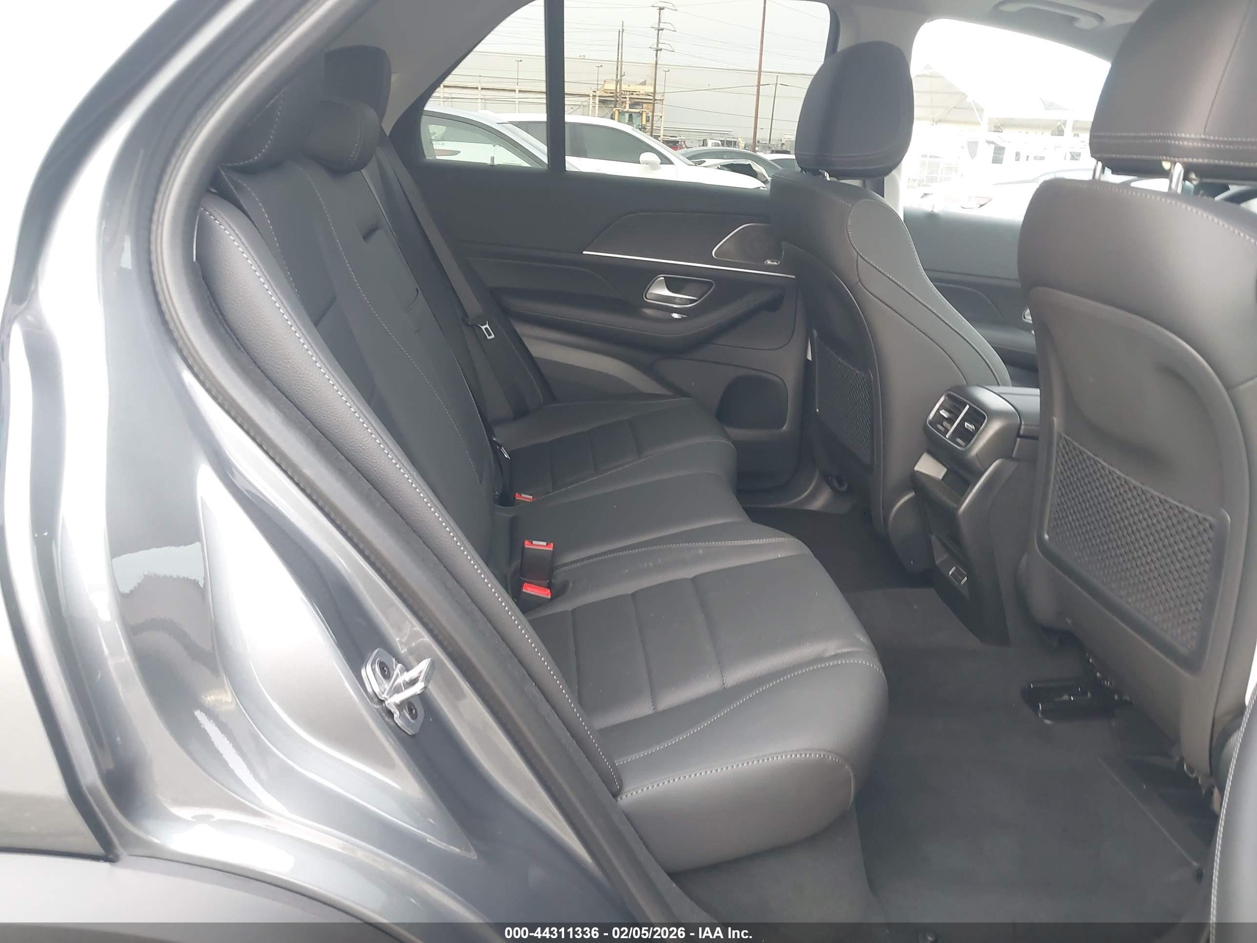 MERCEDES-BENZ GLE image 8