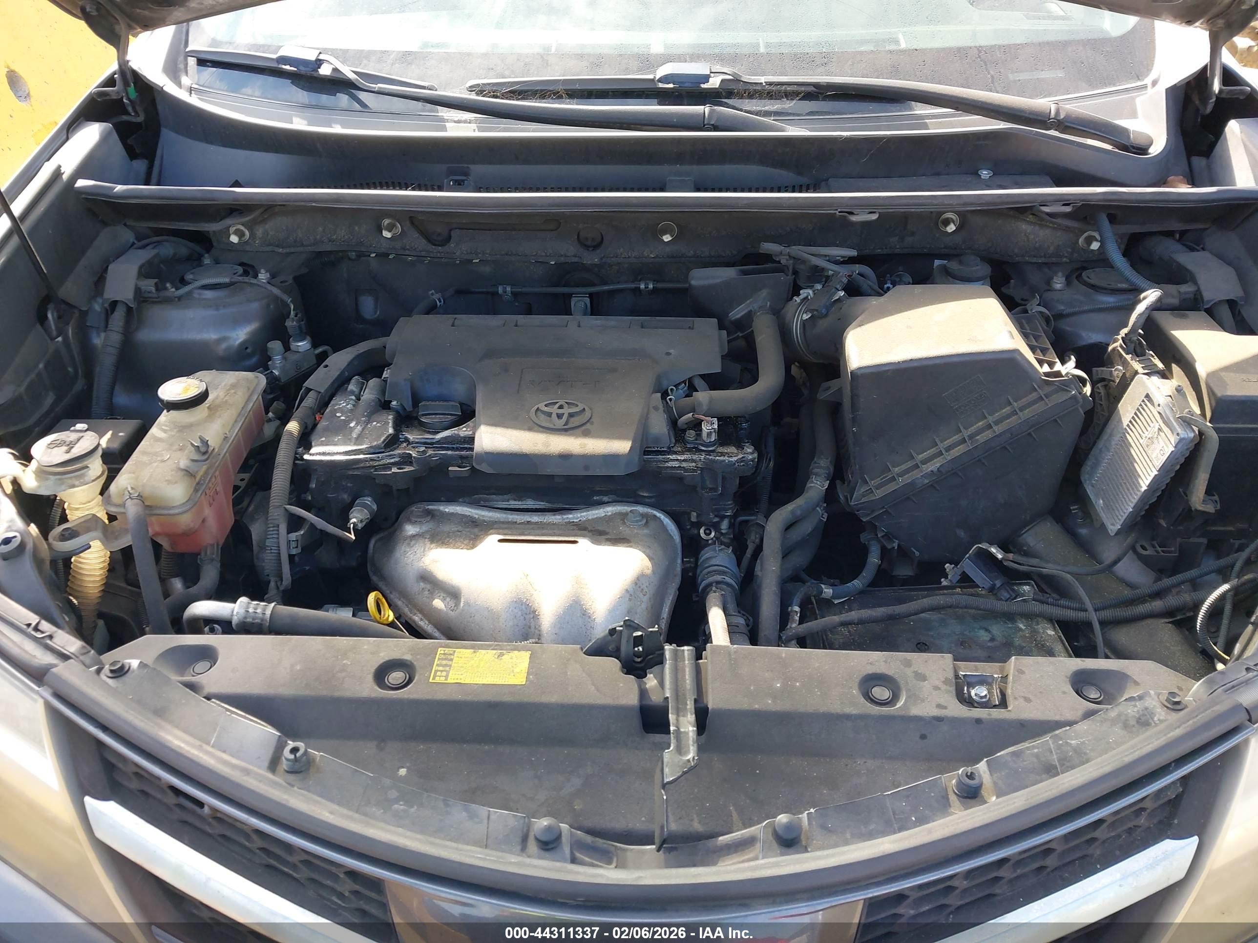 TOYOTA RAV4 image 10