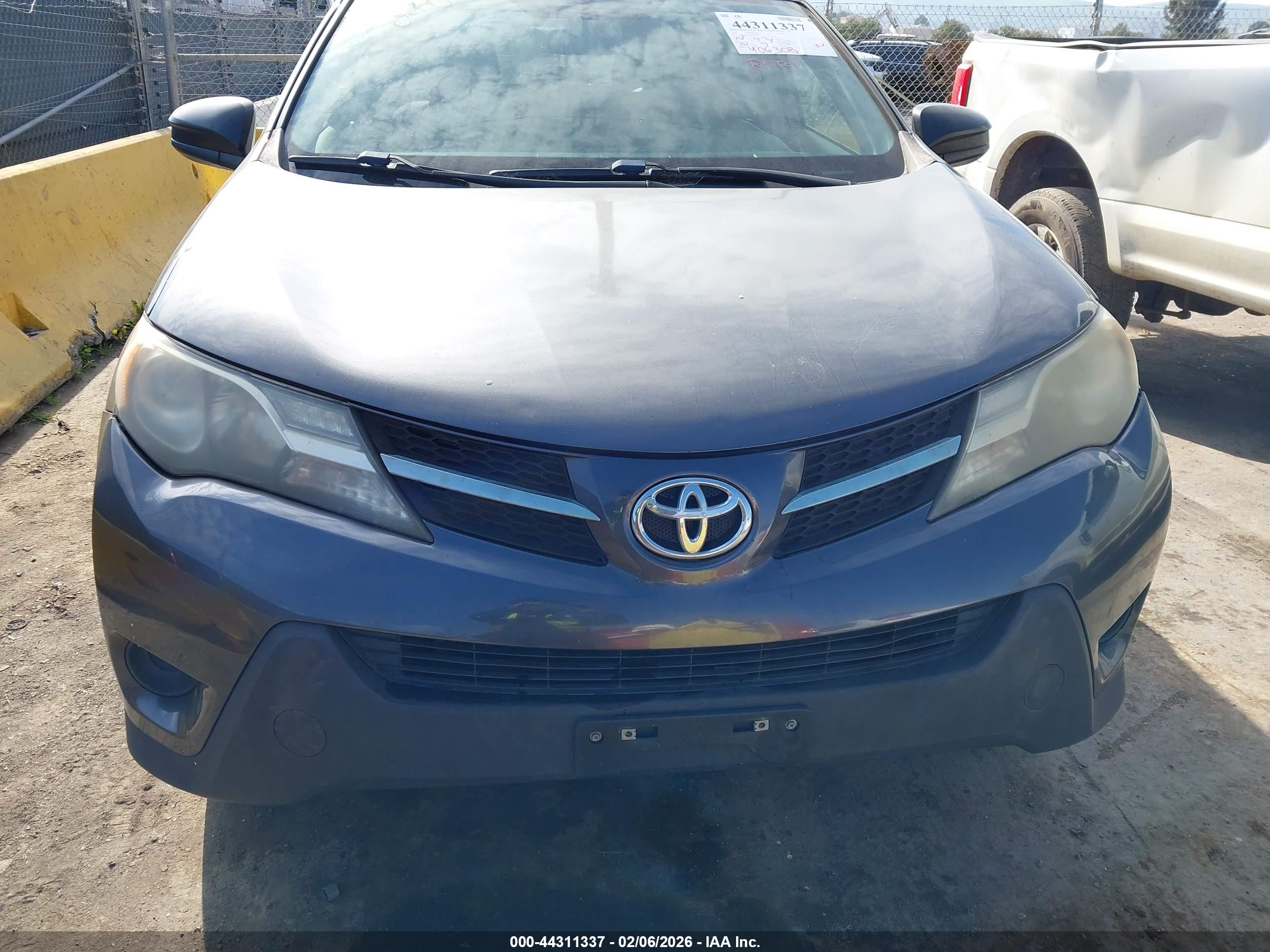 TOYOTA RAV4 image 6