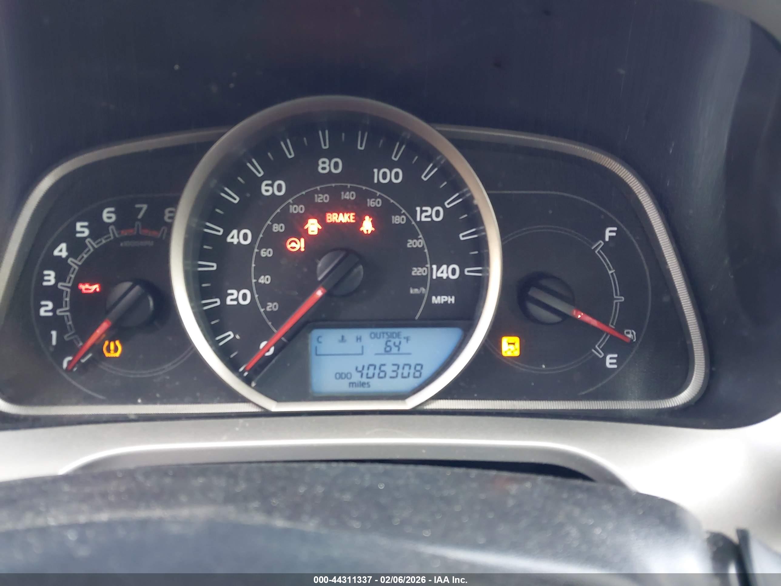 TOYOTA RAV4 image 7