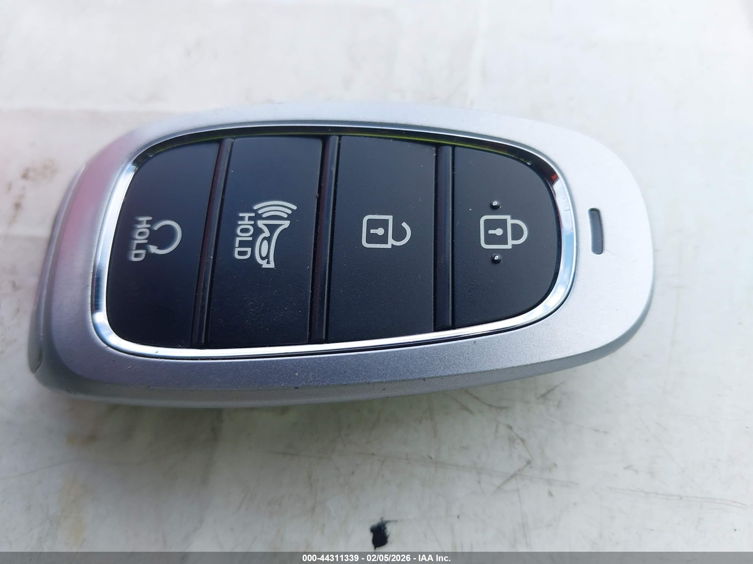 HYUNDAI TUCSON image 11